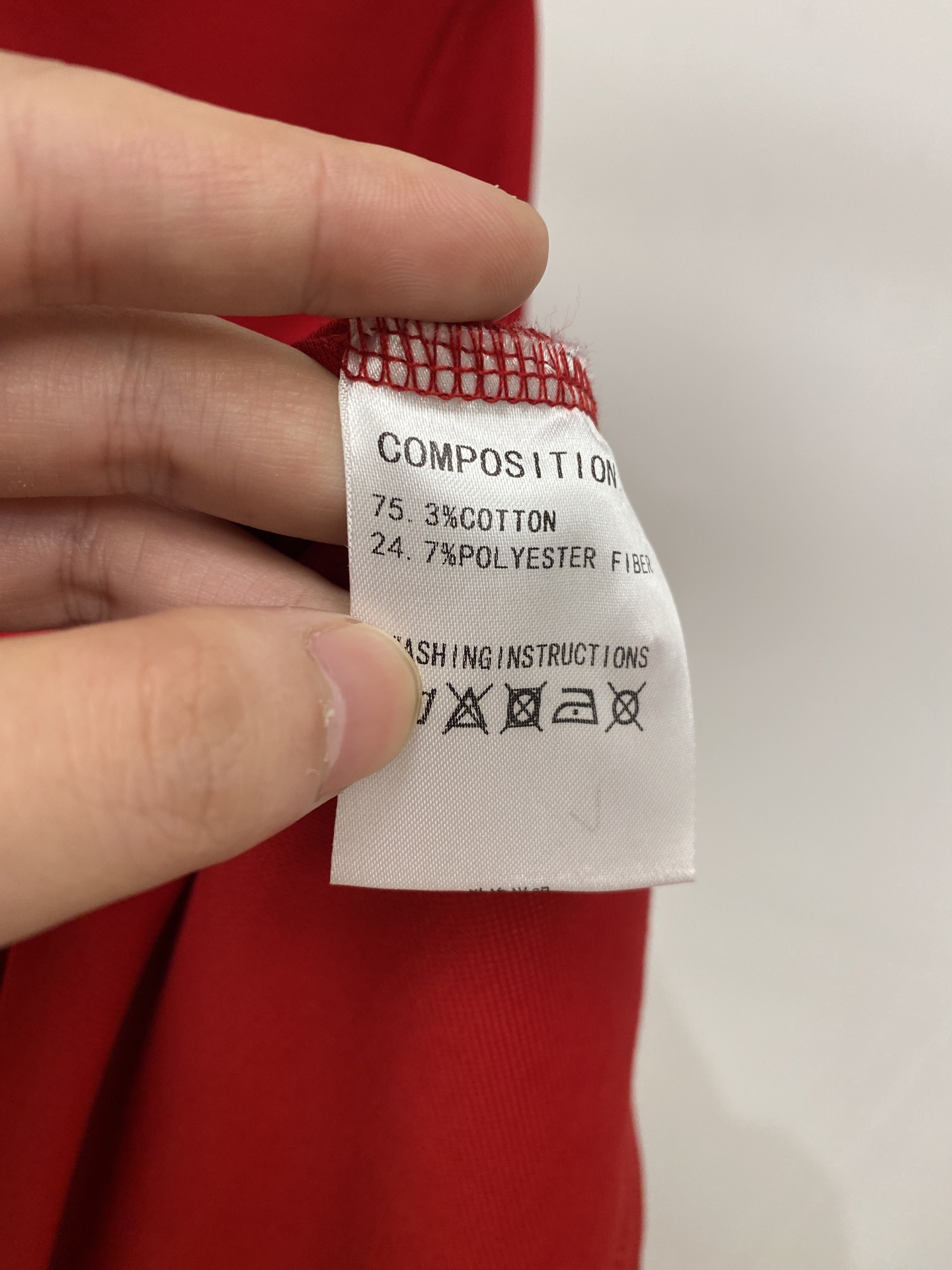 巴宝莉、2026新品短袖T恤，帅气时尚，胸前精致刺绣图案logo，简约百搭款。面料棉 不仅挺括，保持潮流