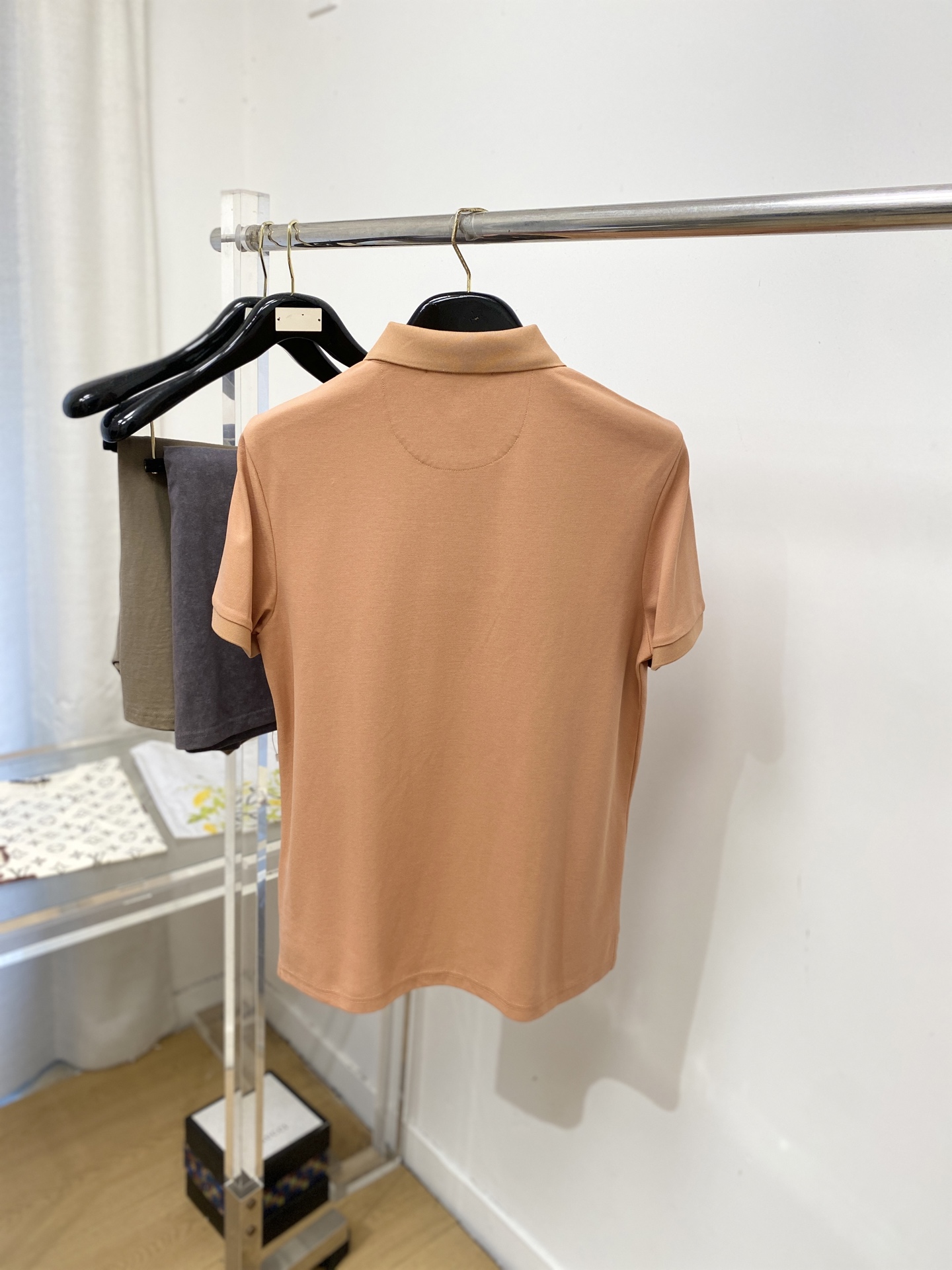 巴宝莉、2026新品短袖T恤，帅气时尚，胸前精致刺绣图案logo，简约百搭款。面料棉 不仅挺括，保持潮流