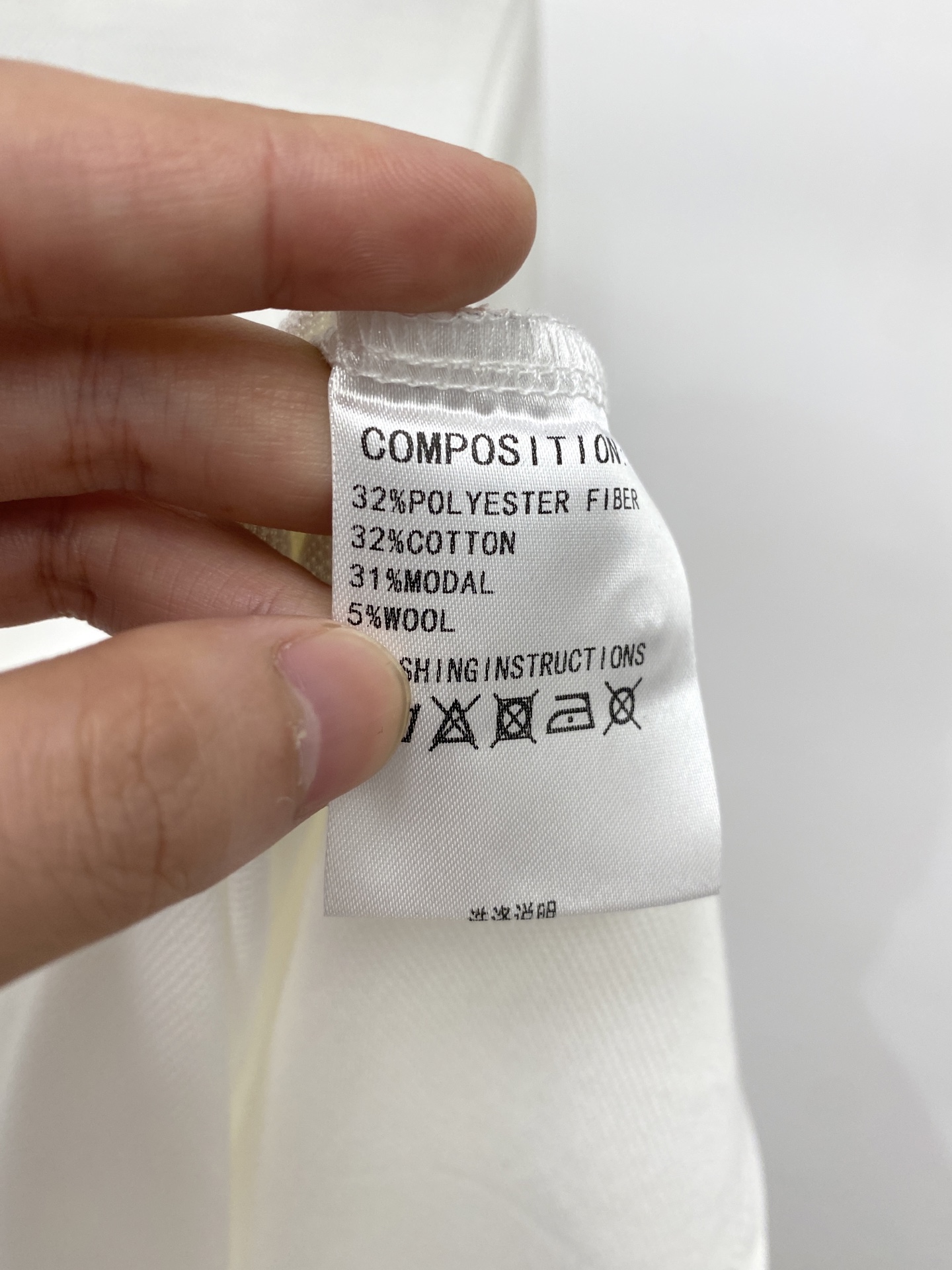 Loro Piana、2026新品短袖T恤，帅气时尚，胸前精致刺绣字母图案Logo，简约百搭款。面料棉 