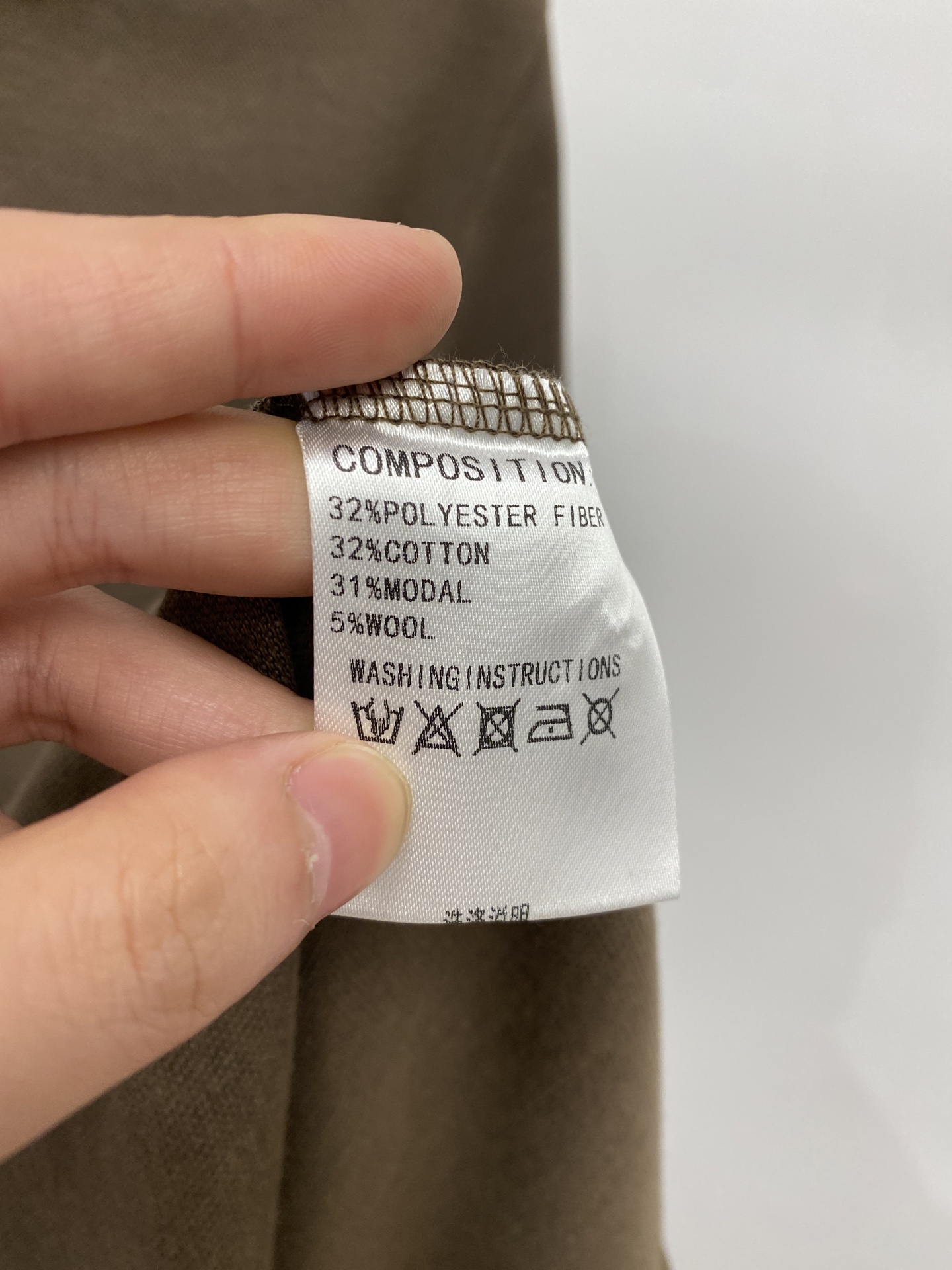 Loro Piana、2026新品短袖T恤，帅气时尚，胸前精致刺绣字母图案Logo，简约百搭款。面料棉 