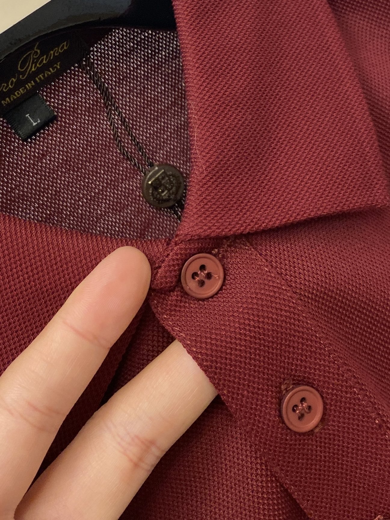 Loro Piana、2026新品短袖T恤，帅气时尚，胸前精致刺绣字母图案Logo，简约百搭款。面料棉 