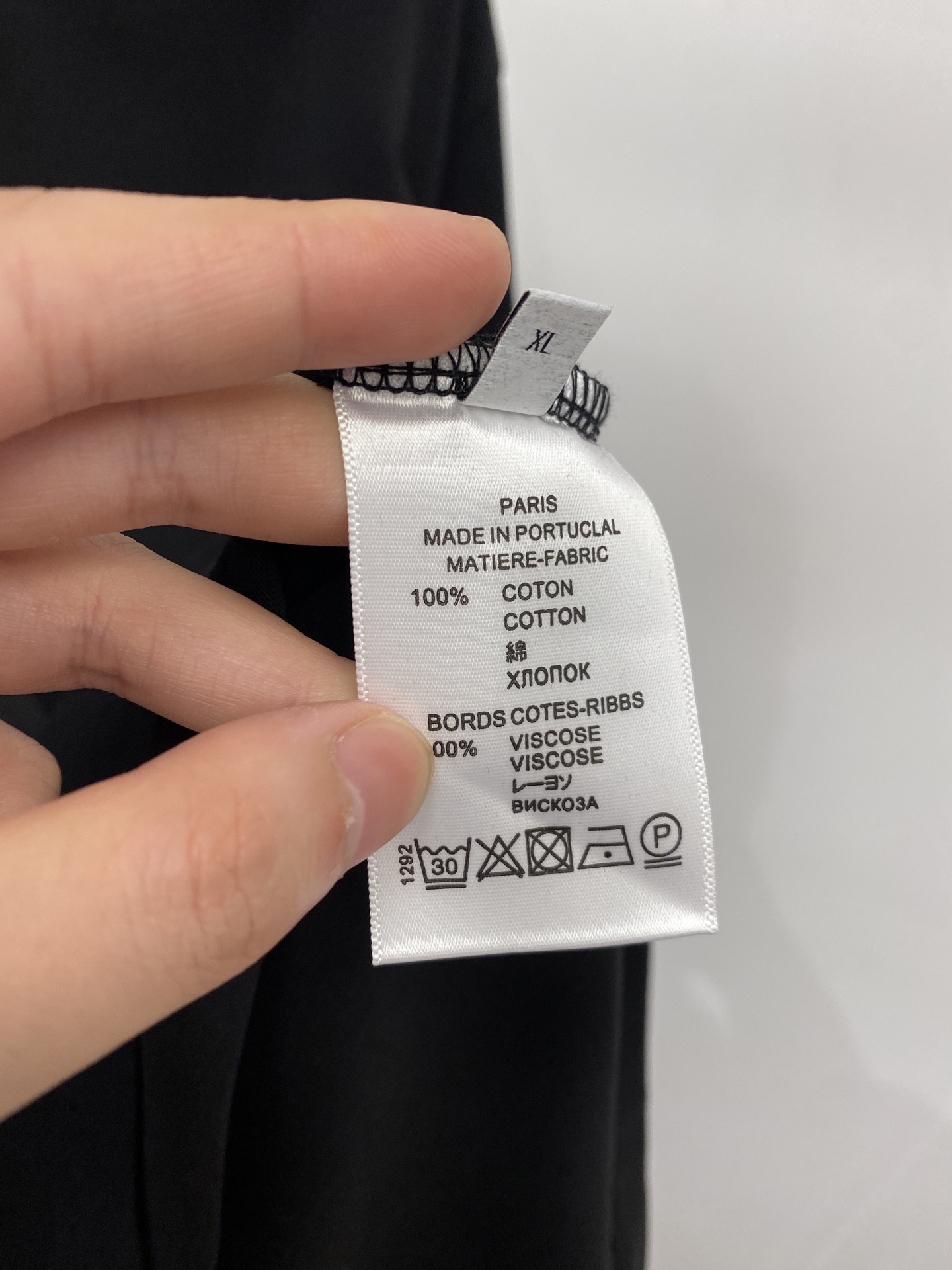 路易威登、2026新品短袖T恤，帅气时尚，胸前顶级印花字母logo，简约百搭款。面料棉 不仅挺括，保持潮