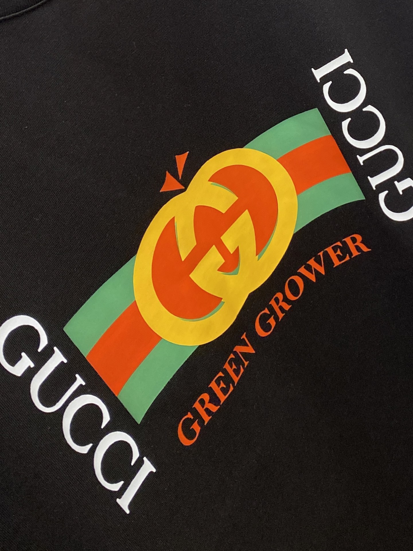 古奇、2026新品短袖T恤，帅气时尚，胸前顶级印花字母logo，简约百搭款。面料棉 不仅挺括，保持潮流的