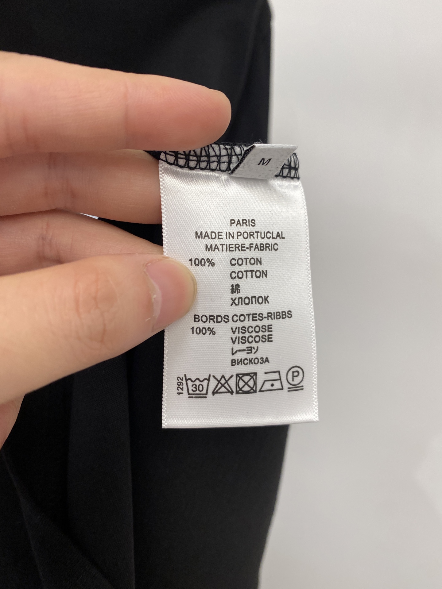 古奇、2026新品短袖T恤，帅气时尚，胸前顶级印花字母logo，简约百搭款。面料棉 不仅挺括，保持潮流的