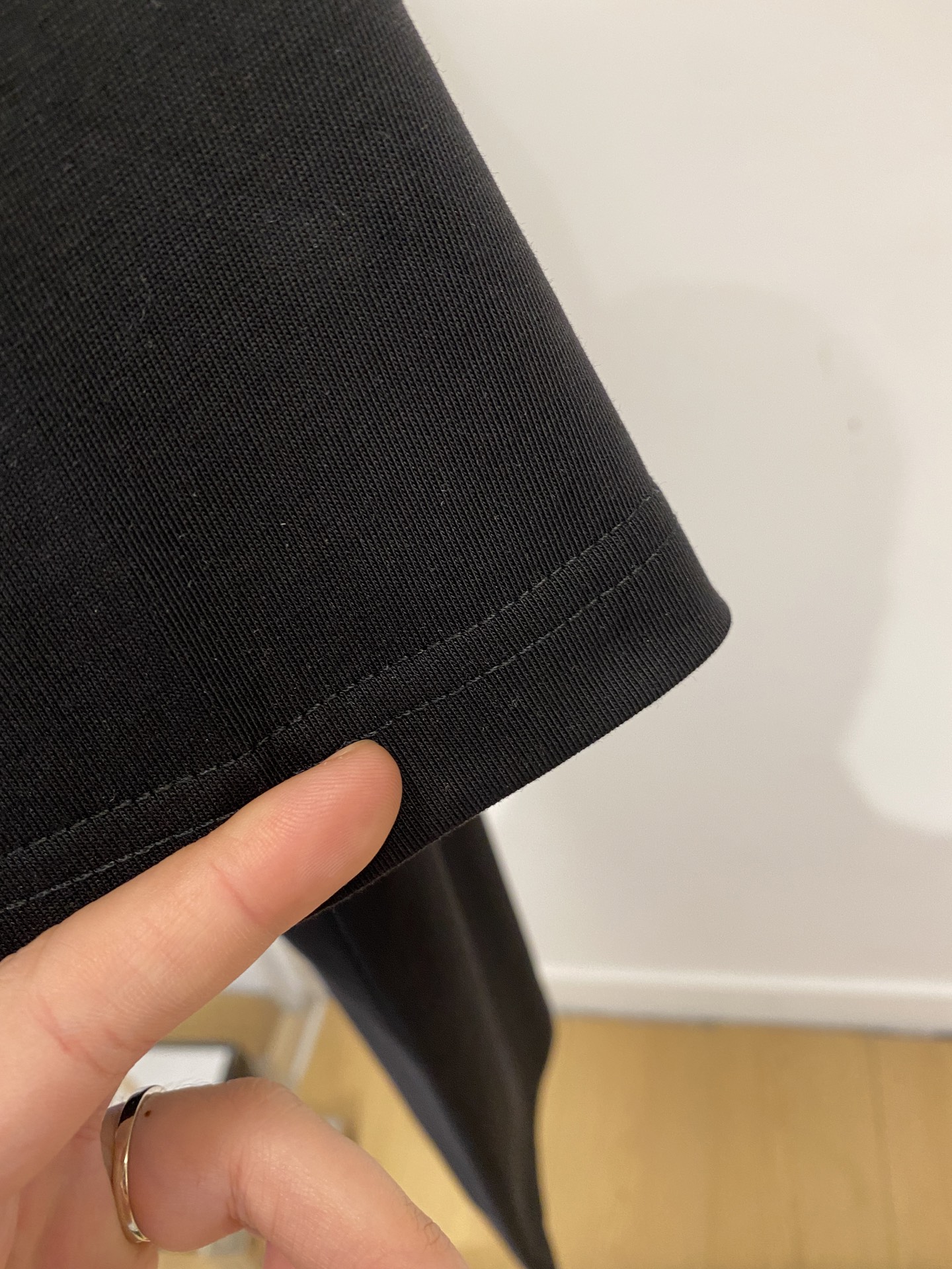 Celine 赛琳、2026新品短袖T恤，帅气时尚，胸前顶级印花字母logo，简约百搭款。面料棉 不仅挺