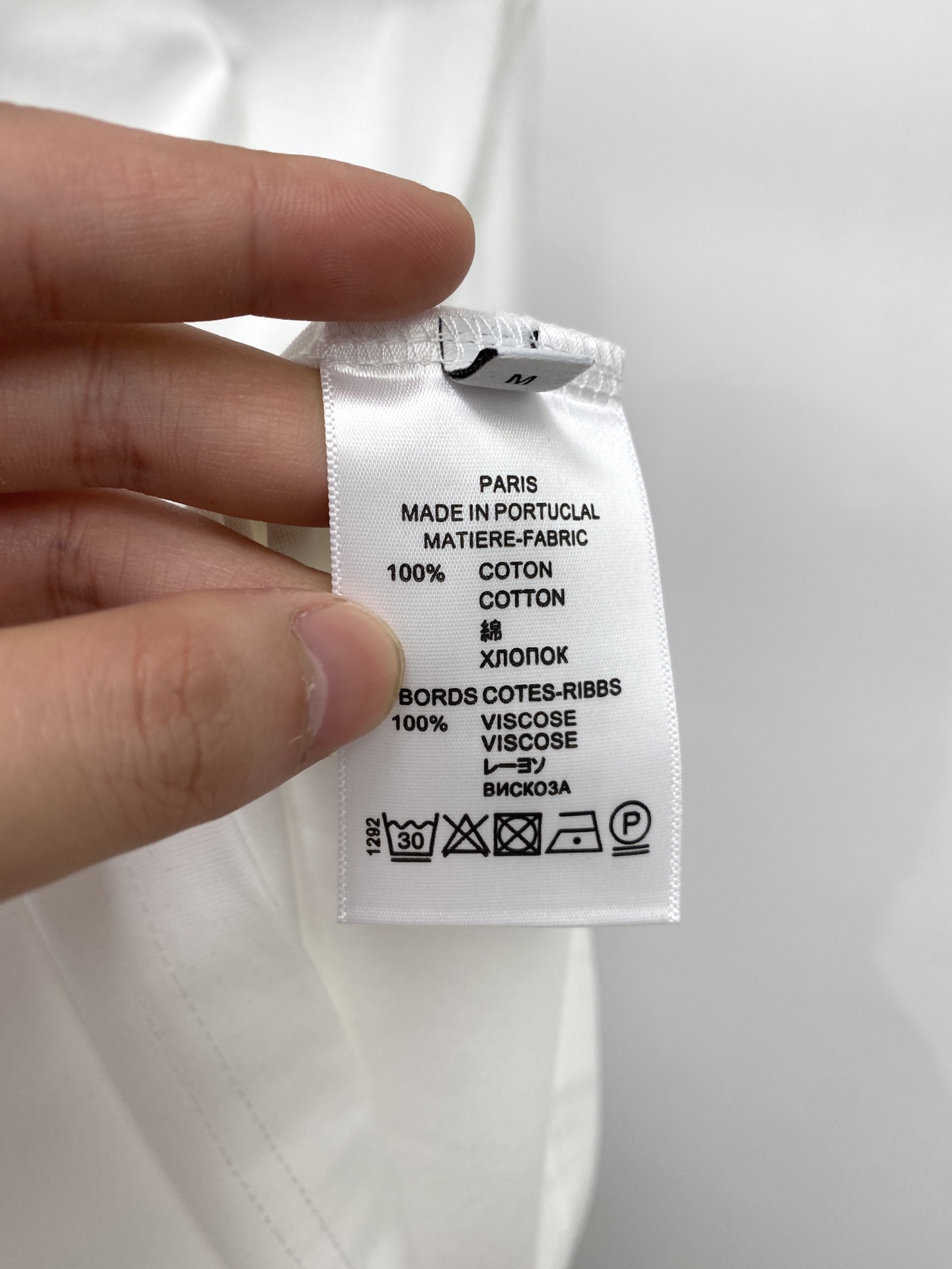 古奇、2026新品短袖T恤，帅气时尚，胸前顶级印花字母logo，简约百搭款。面料棉 不仅挺括，保持潮流的