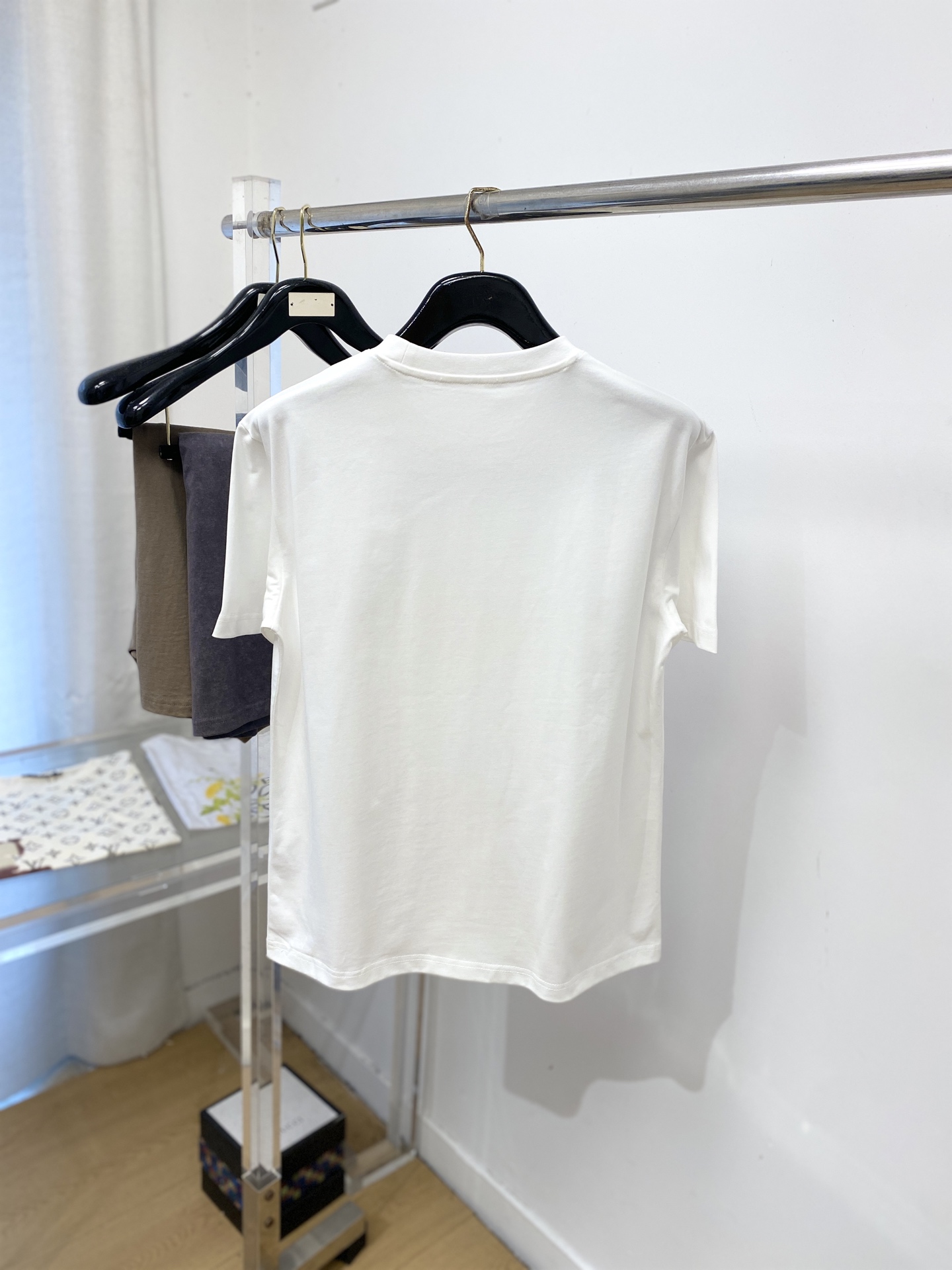 巴宝莉、2026新品短袖T恤，帅气时尚，胸前顶级印胶图案字母logo，简约百搭款。面料棉 不仅挺括，保持