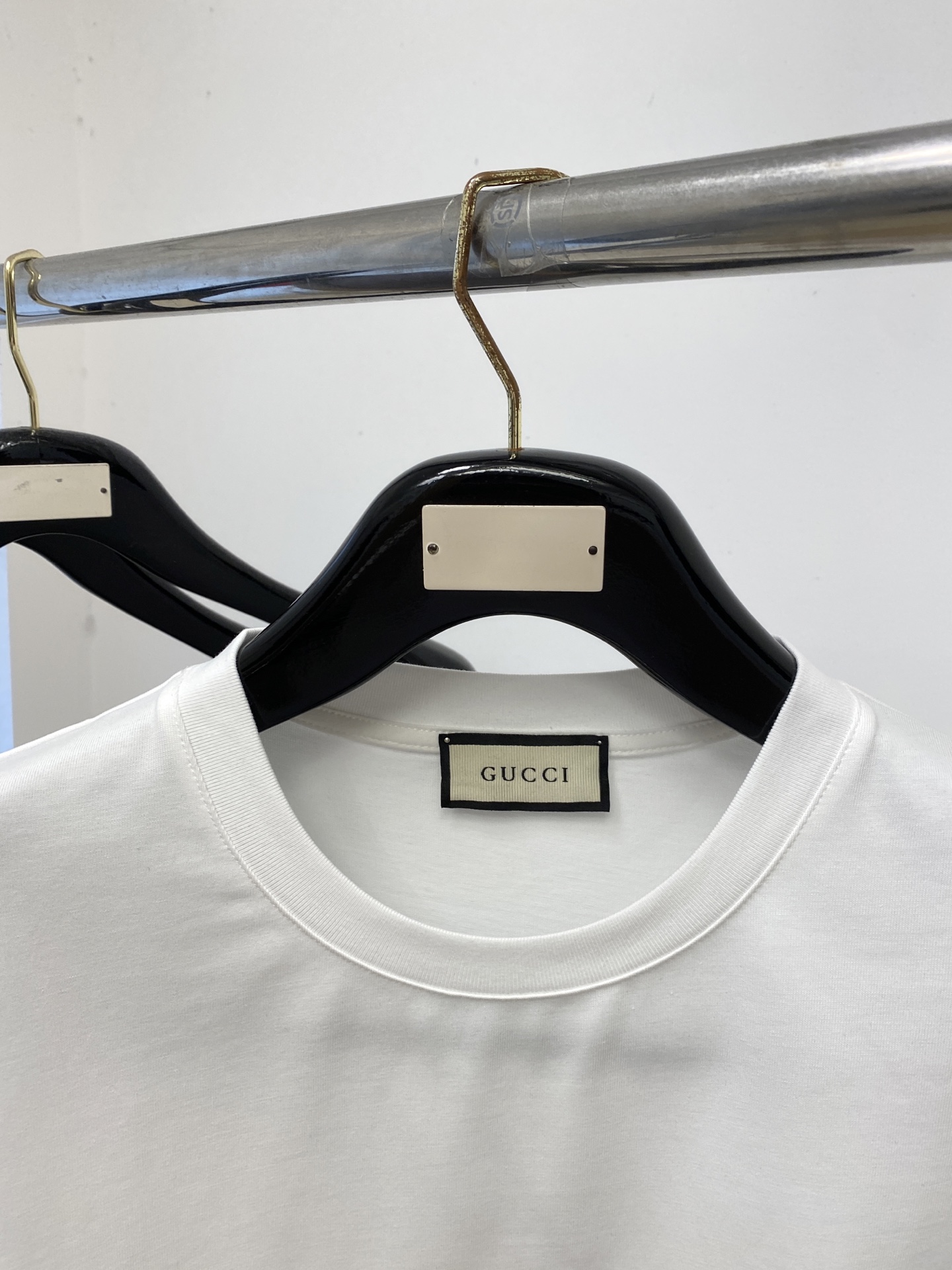 古奇、2026新品短袖T恤，帅气时尚，胸前顶级印花字母logo，简约百搭款。面料棉 不仅挺括，保持潮流的