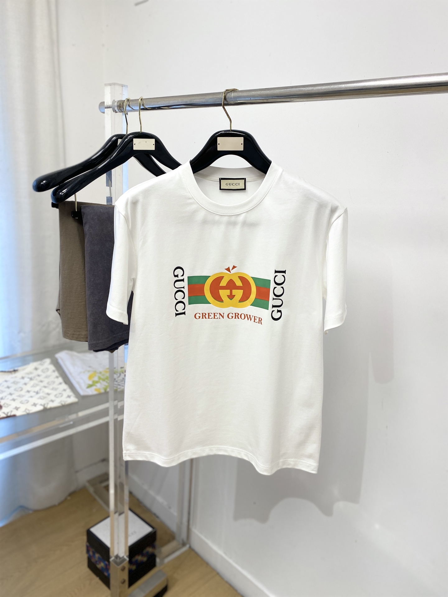 古奇、2026新品短袖T恤，帅气时尚，胸前顶级印花字母logo，简约百搭款。面料棉 不仅挺括，保持潮流的