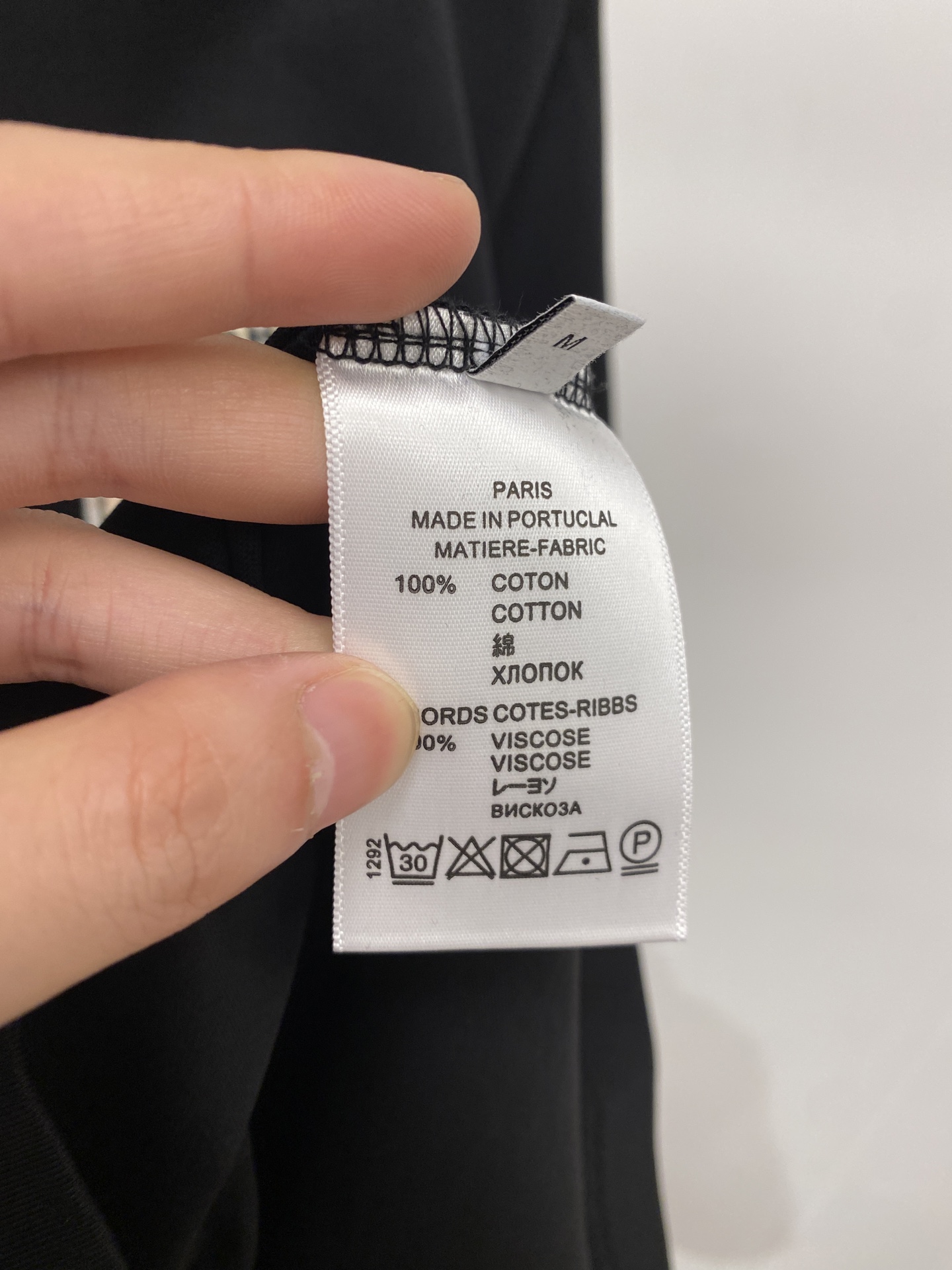 巴宝莉、2026新品短袖T恤，帅气时尚，胸前顶级印胶图案字母logo，简约百搭款。面料棉 不仅挺括，保持