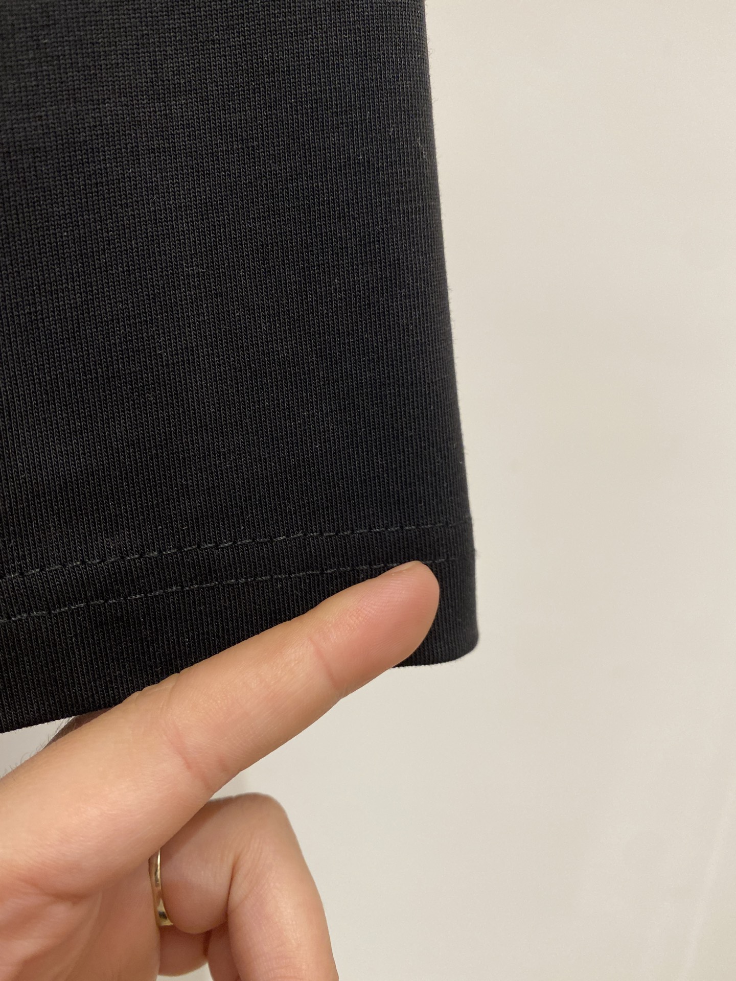 巴宝莉、2026新品短袖T恤，帅气时尚，胸前顶级印胶图案字母logo，简约百搭款。面料棉 不仅挺括，保持