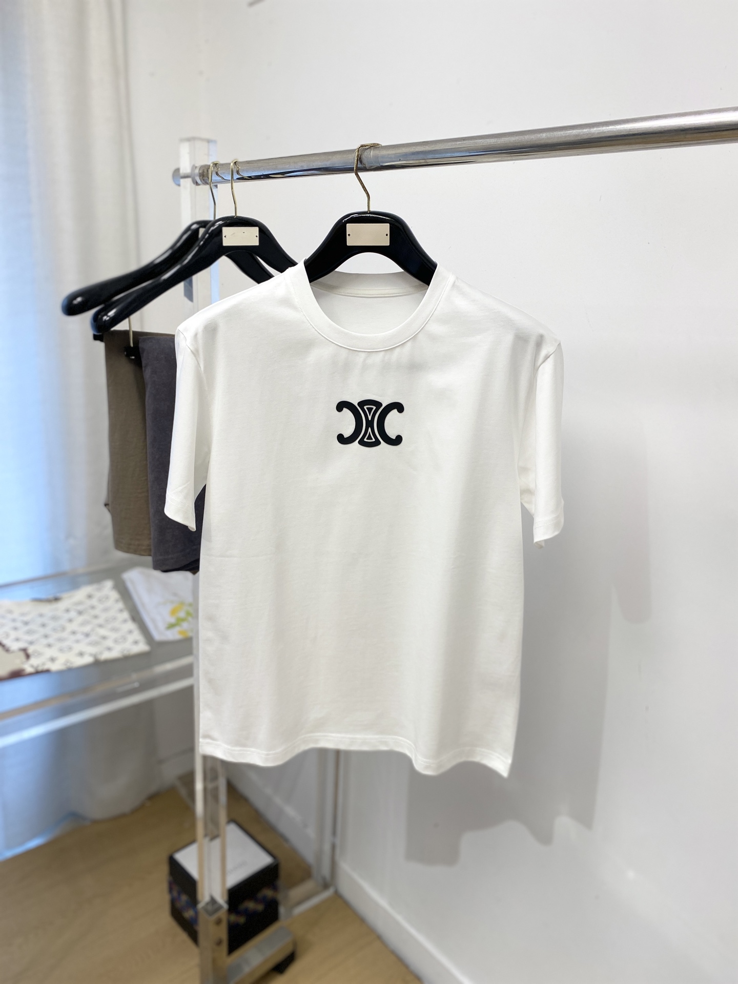 Celine 赛琳、2026新品短袖T恤，帅气时尚，胸前顶级印花字母logo，简约百搭款。面料棉 不仅挺