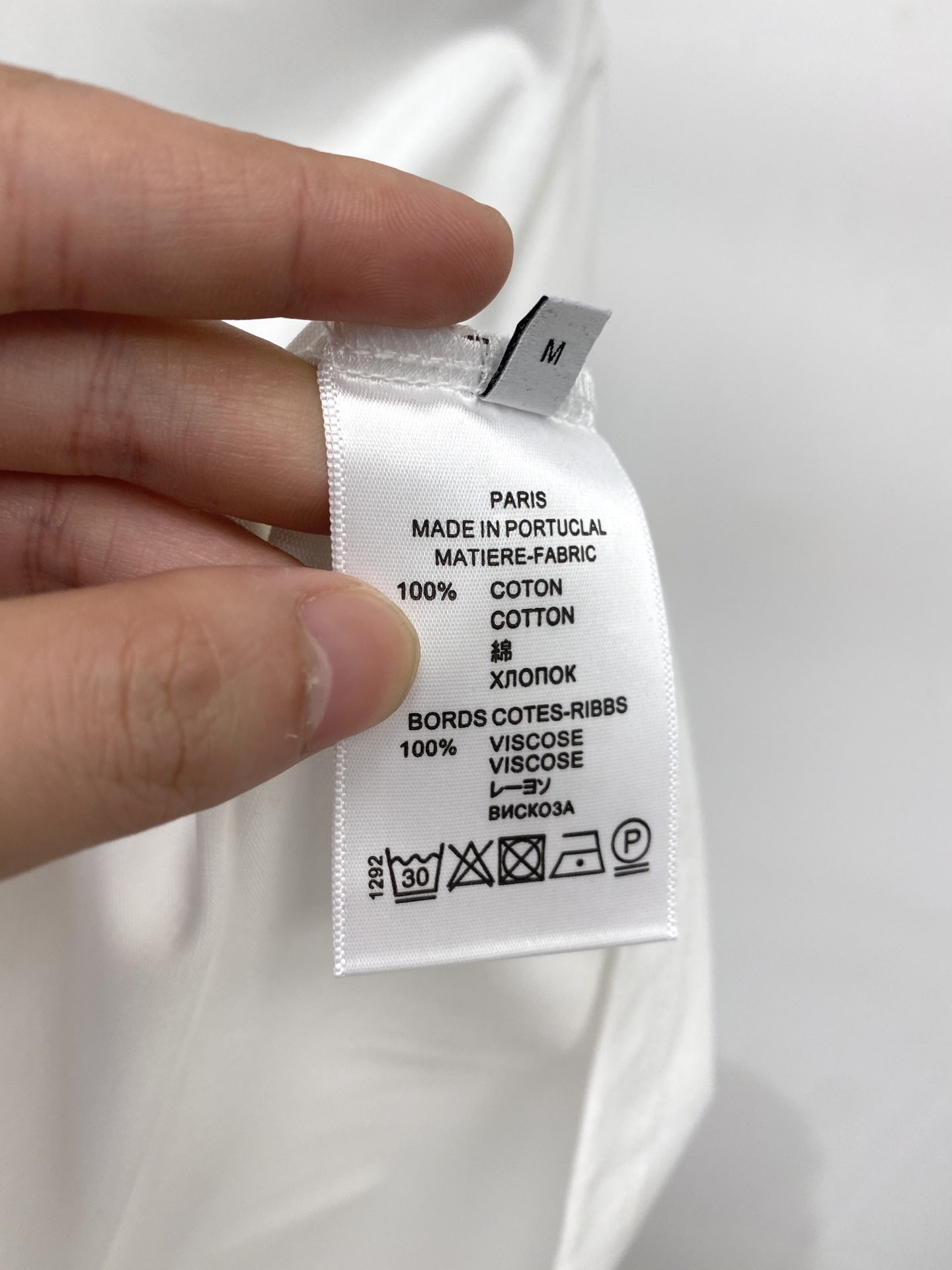 Celine 赛琳、2026新品短袖T恤，帅气时尚，胸前顶级印花字母logo，简约百搭款。面料棉 不仅挺