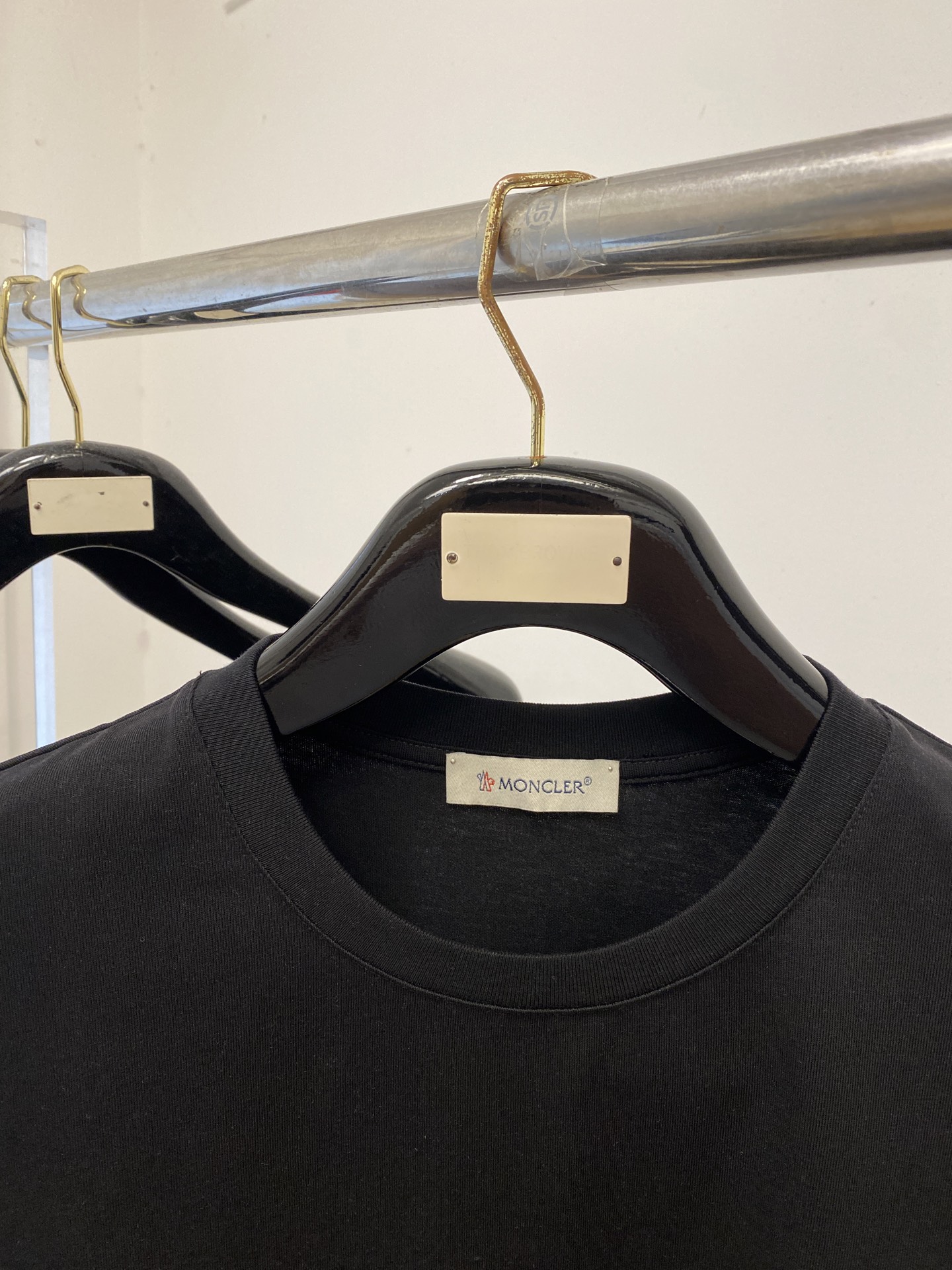 蒙口、2026新品短袖T恤，帅气时尚，胸前顶级印花图案字母logo，简约百搭款。面料棉 不仅挺括，保持潮