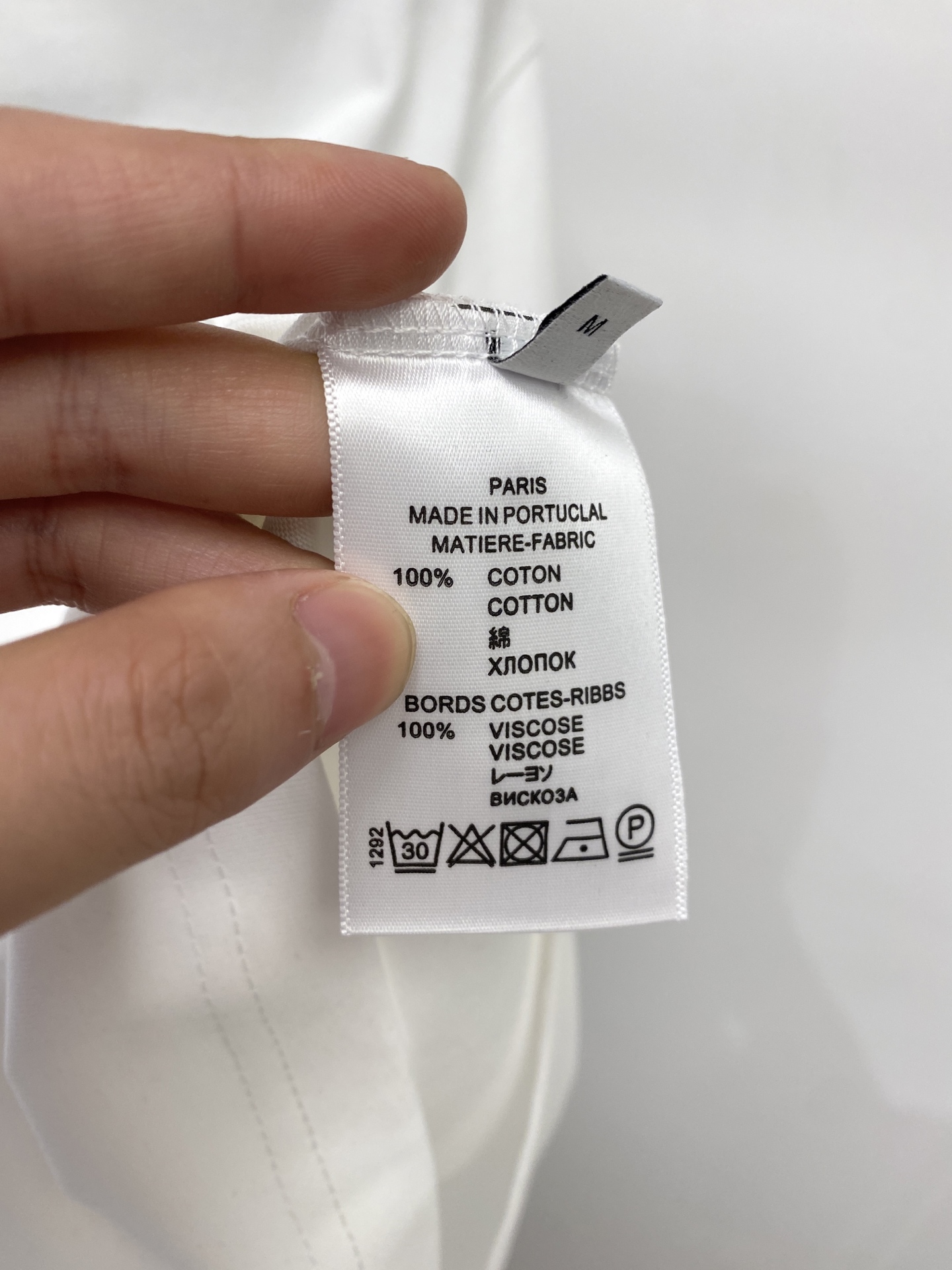 蒙口、2026新品短袖T恤，帅气时尚，胸前顶级印花图案字母logo，简约百搭款。面料棉 不仅挺括，保持潮