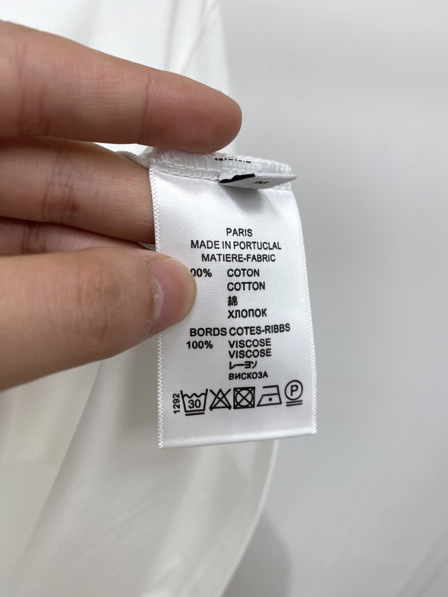 蒙口、2026新品短袖T恤，帅气时尚，领口顶级印胶字母logo，简约百搭款。面料棉 不仅挺括，保持潮流的