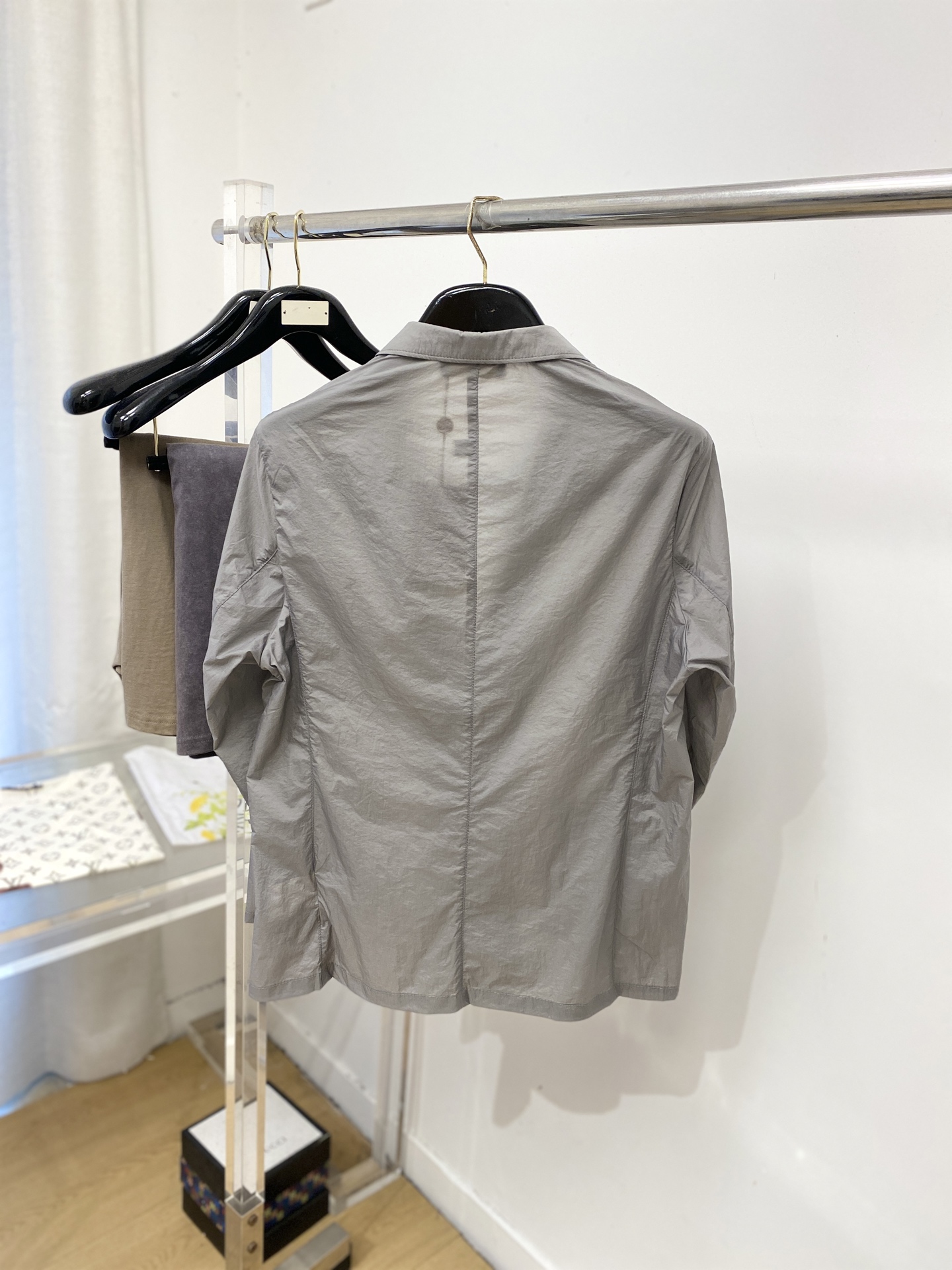 Loro Piana、2026新品防晒衣外套，帅气时尚，衣下顶级印胶字母Logo，简约百搭款。面料棉 不