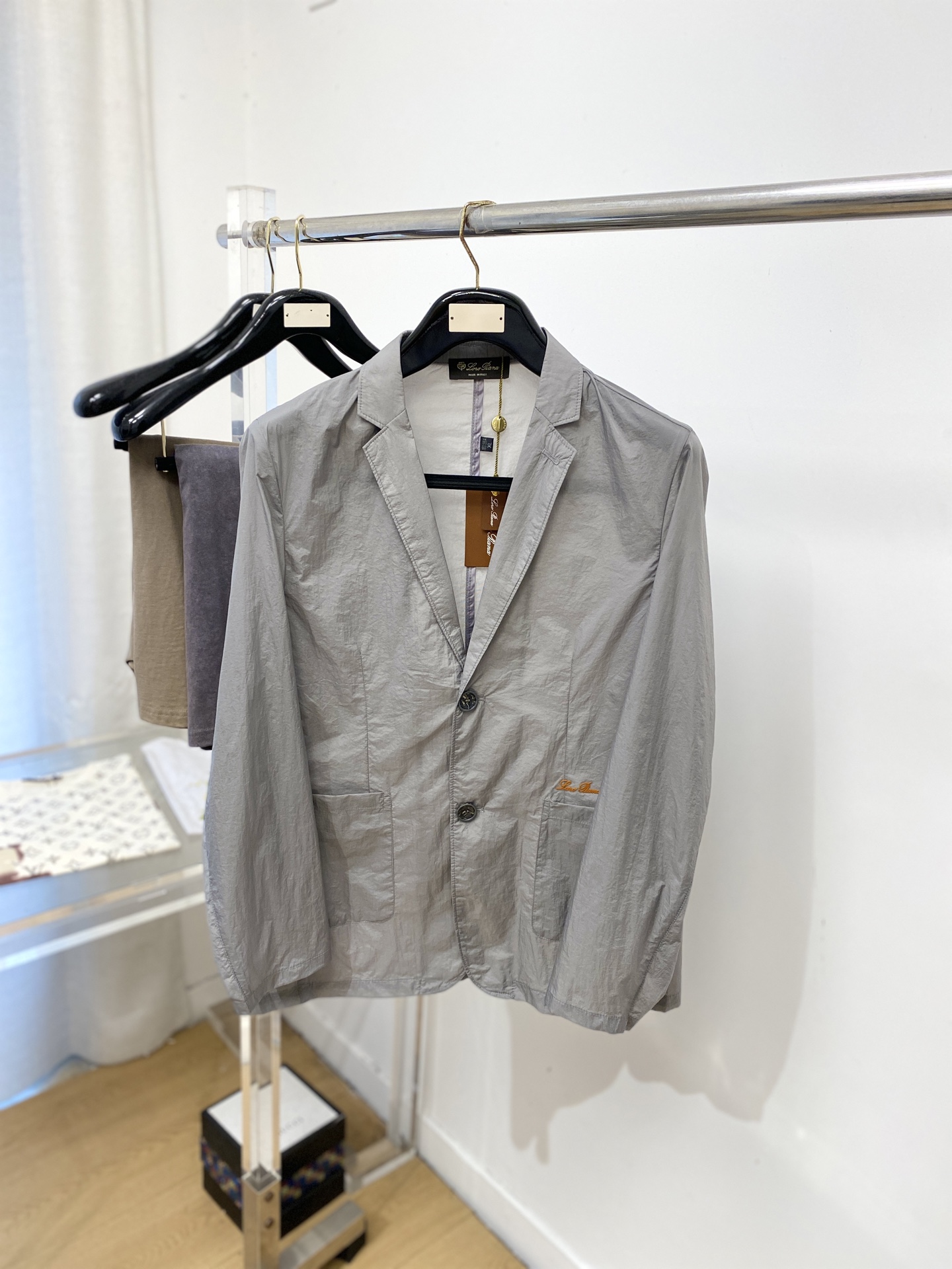 Loro Piana、2026新品防晒衣外套，帅气时尚，衣下顶级印胶字母Logo，简约百搭款。面料棉 不