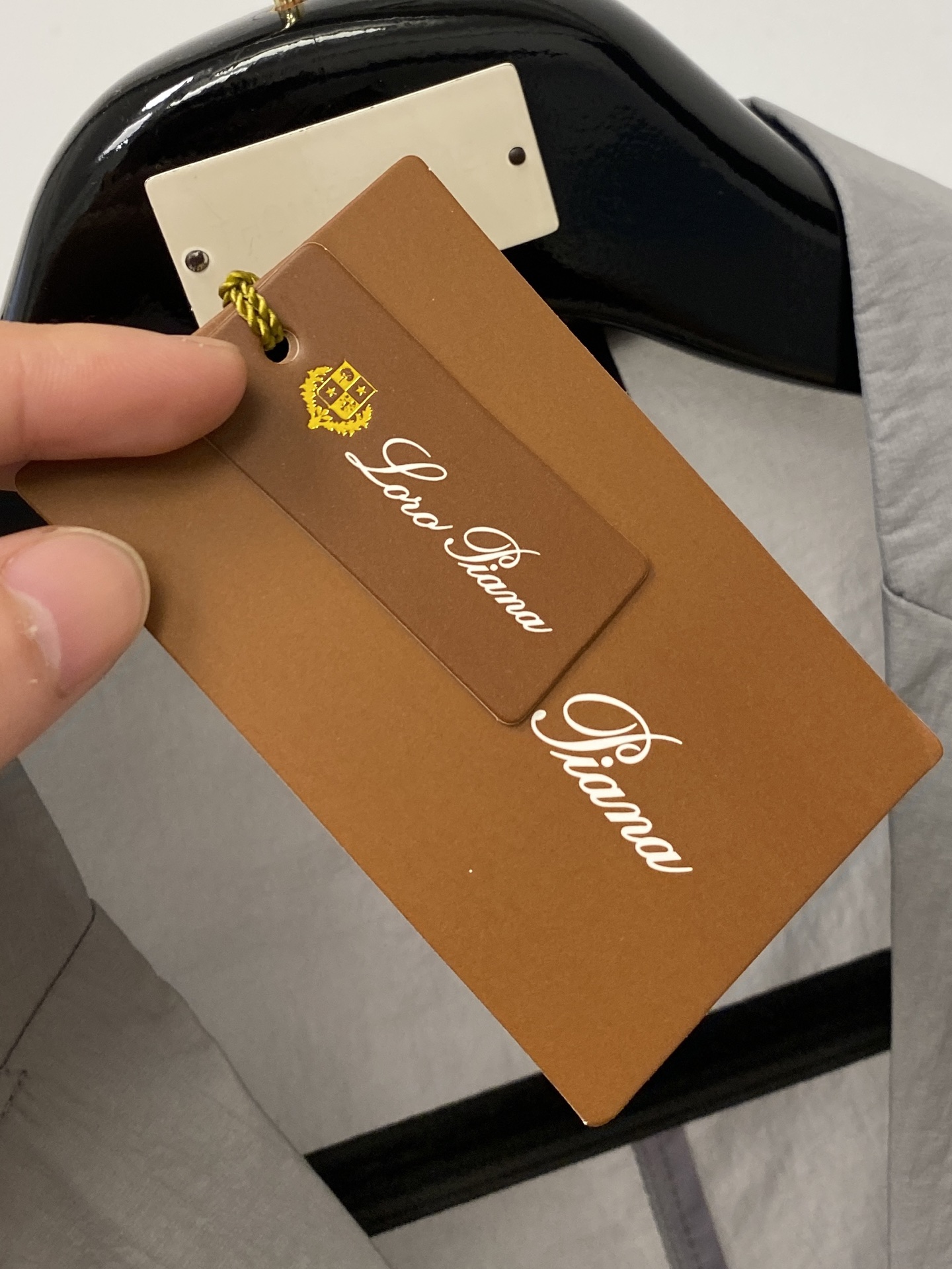 Loro Piana、2026新品防晒衣外套，帅气时尚，衣下顶级印胶字母Logo，简约百搭款。面料棉 不