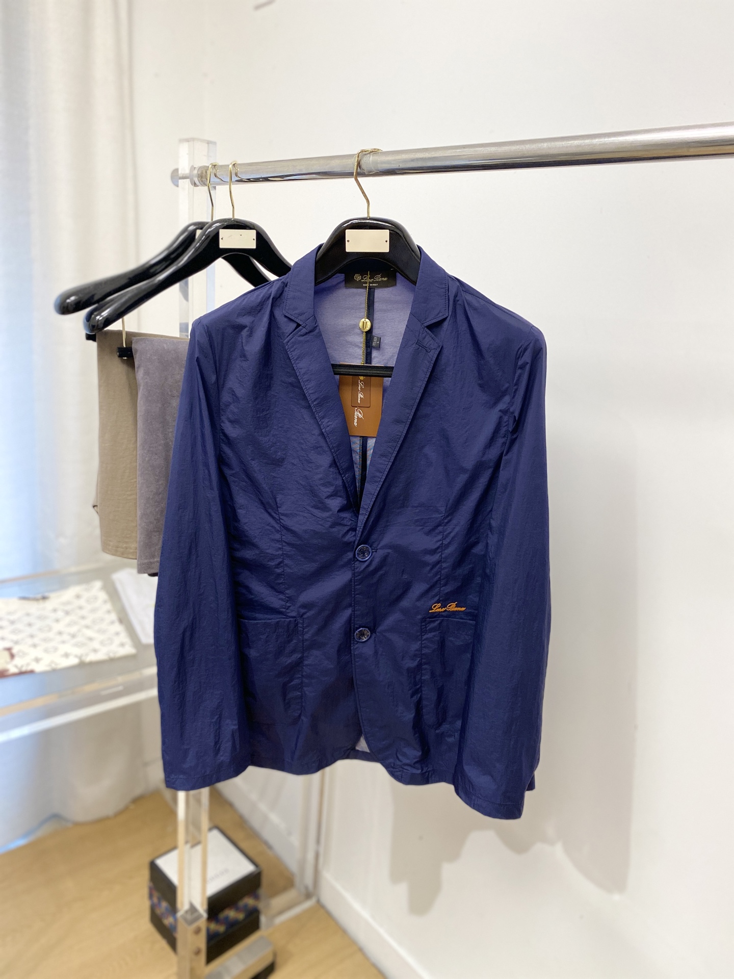 Loro Piana、2026新品防晒衣外套，帅气时尚，衣下顶级印胶字母Logo，简约百搭款。面料棉 不