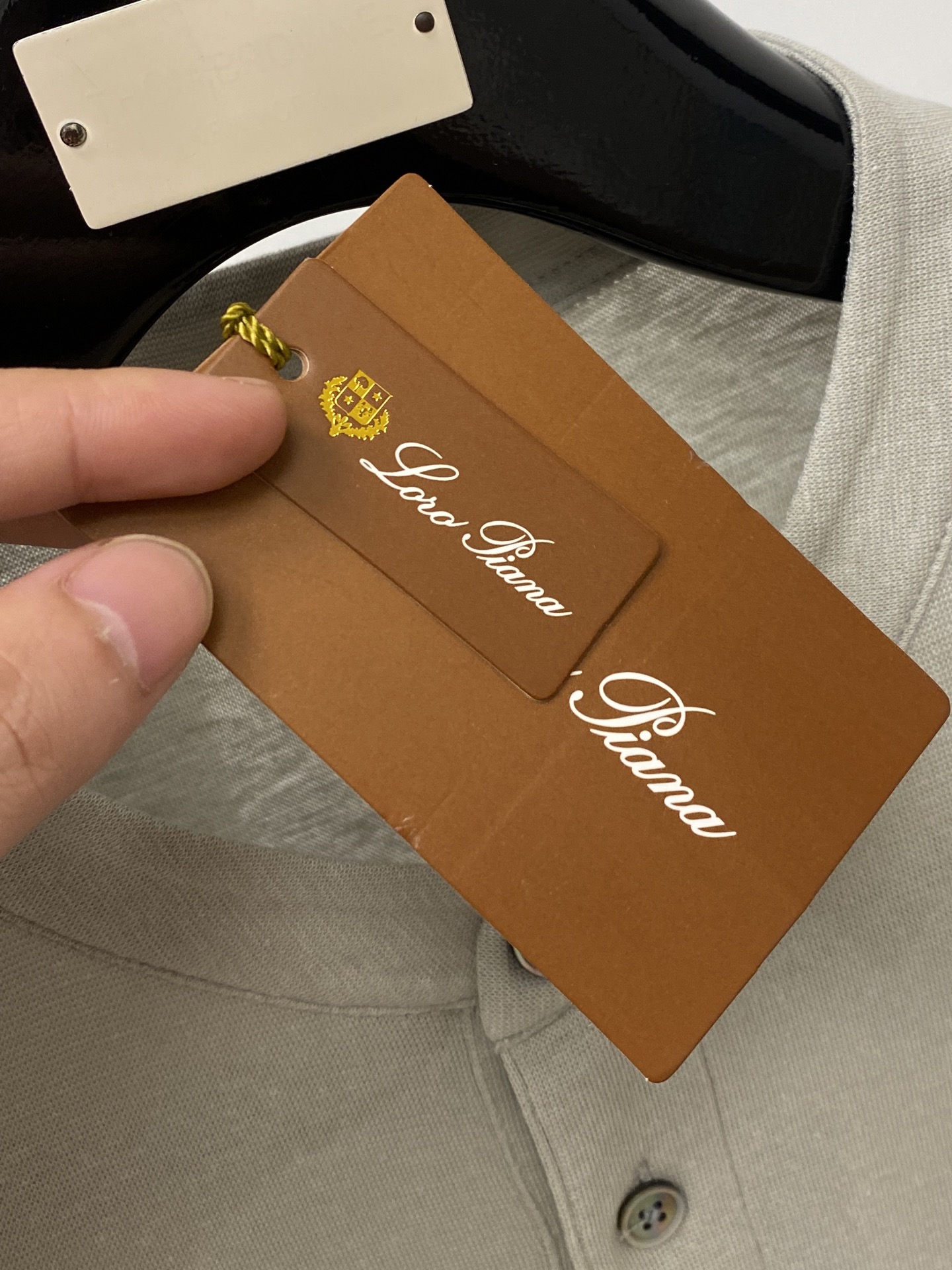 ￼ Loro Piana、2026新品短袖T恤，帅气时尚，胸前顶级印胶图案Logo，简约百搭款。面料棉 