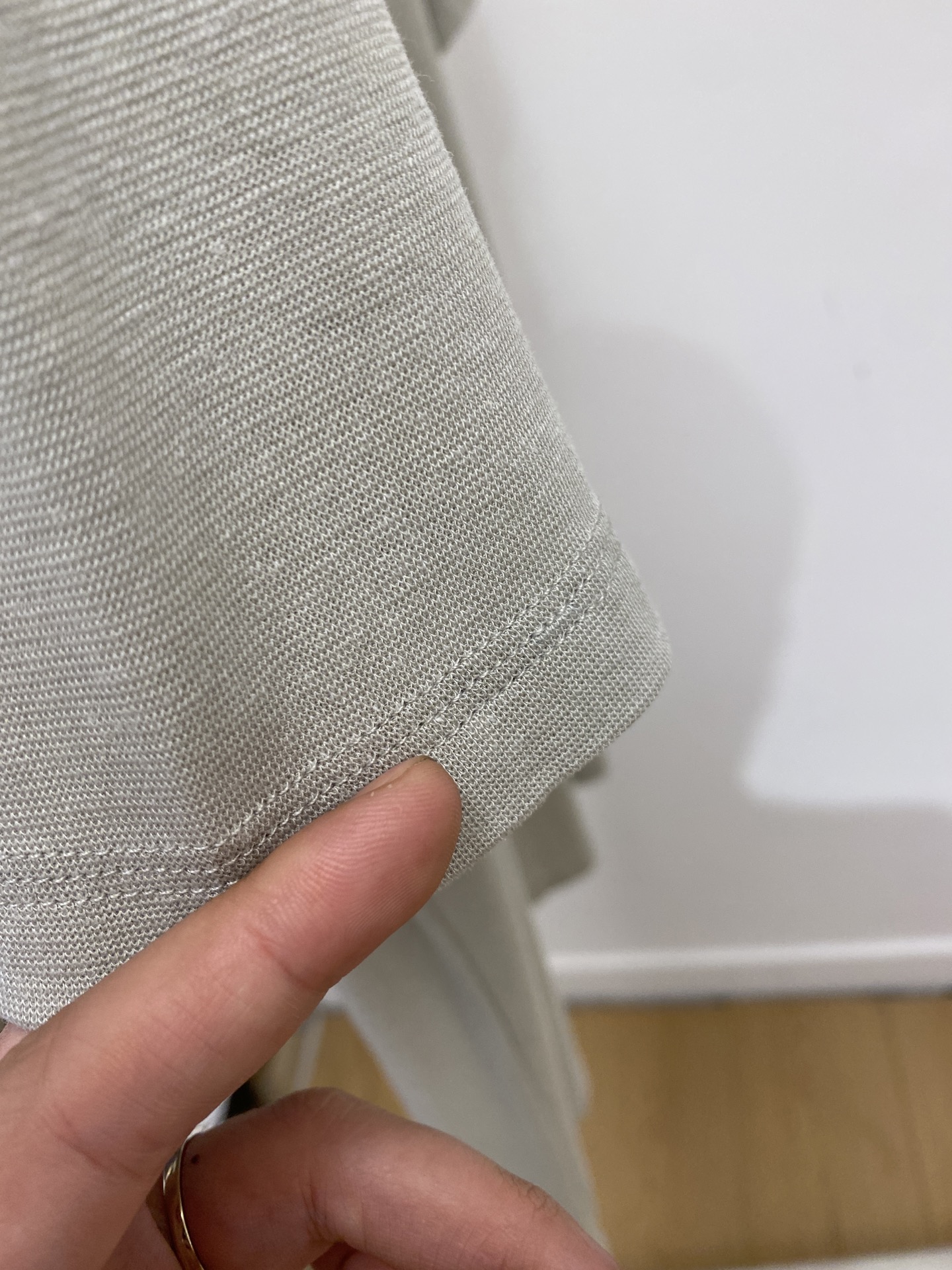 ￼ Loro Piana、2026新品短袖T恤，帅气时尚，胸前顶级印胶图案Logo，简约百搭款。面料棉 