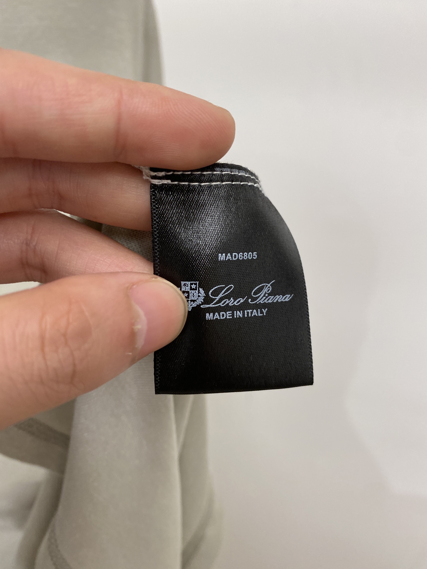 ￼ Loro Piana、2026新品短袖T恤，帅气时尚，胸前顶级印胶图案Logo，简约百搭款。面料棉 