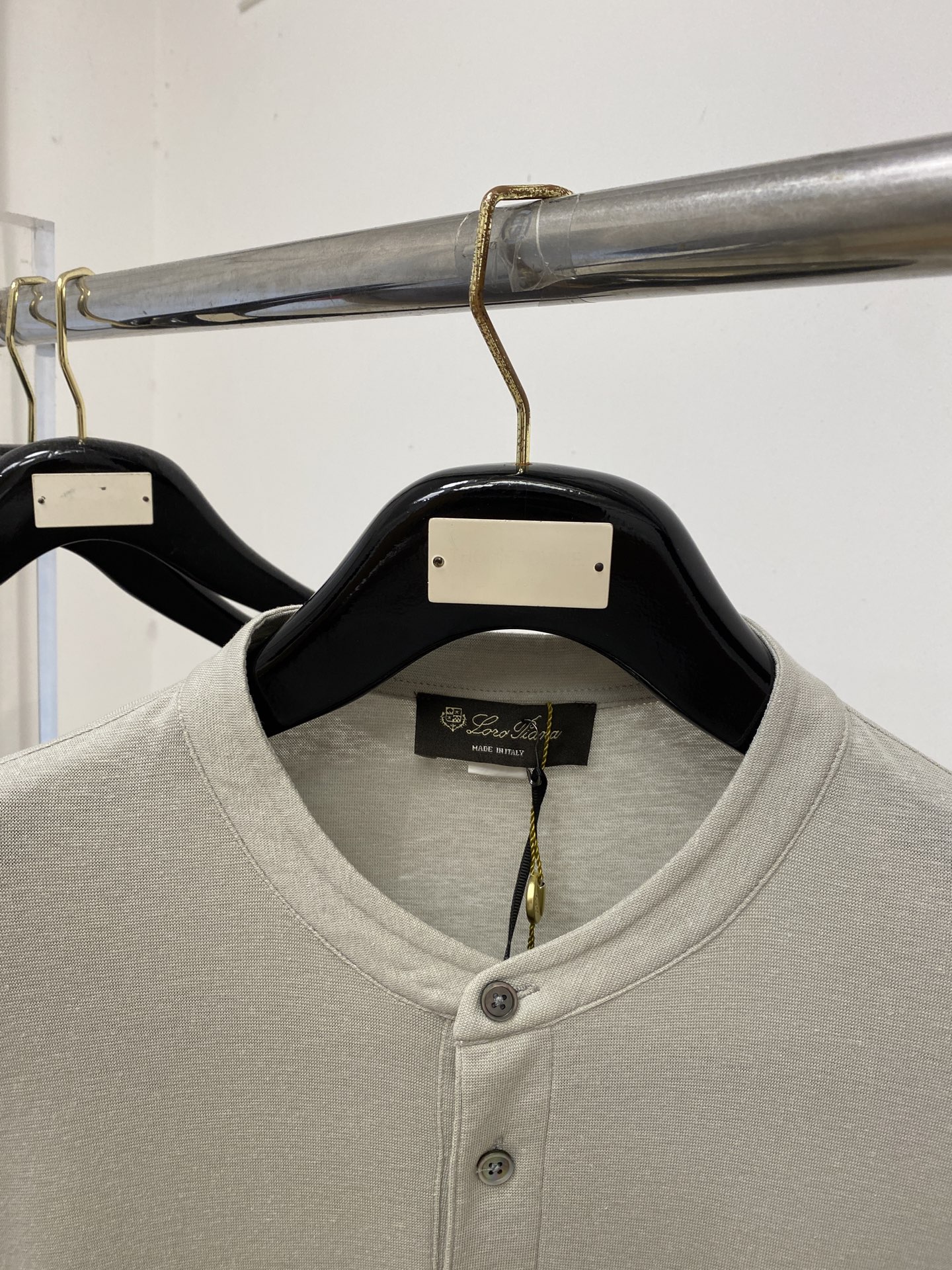 ￼ Loro Piana、2026新品短袖T恤，帅气时尚，胸前顶级印胶图案Logo，简约百搭款。面料棉 