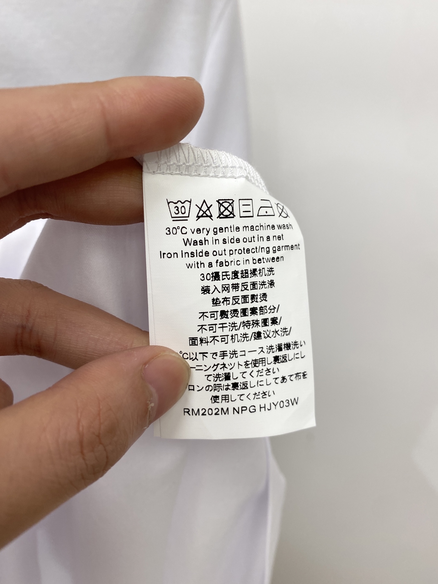 爱马仕、2026新品短袖T恤，帅气时尚，胸前顶级定织图案logo，简约百搭款。面料棉 不仅挺括，保持潮流