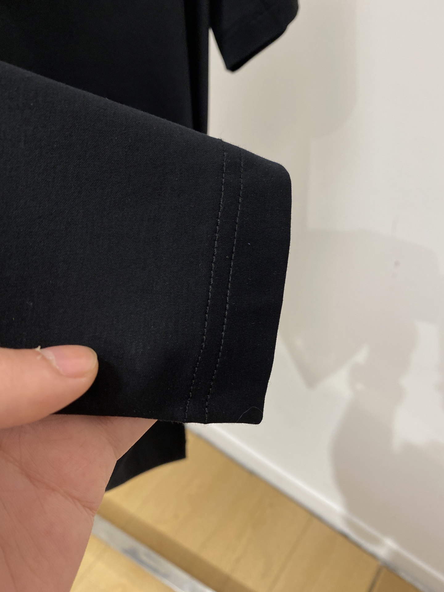 爱马仕、2026新品短袖T恤，帅气时尚，胸前顶级定织图案logo，简约百搭款。面料棉 不仅挺括，保持潮流