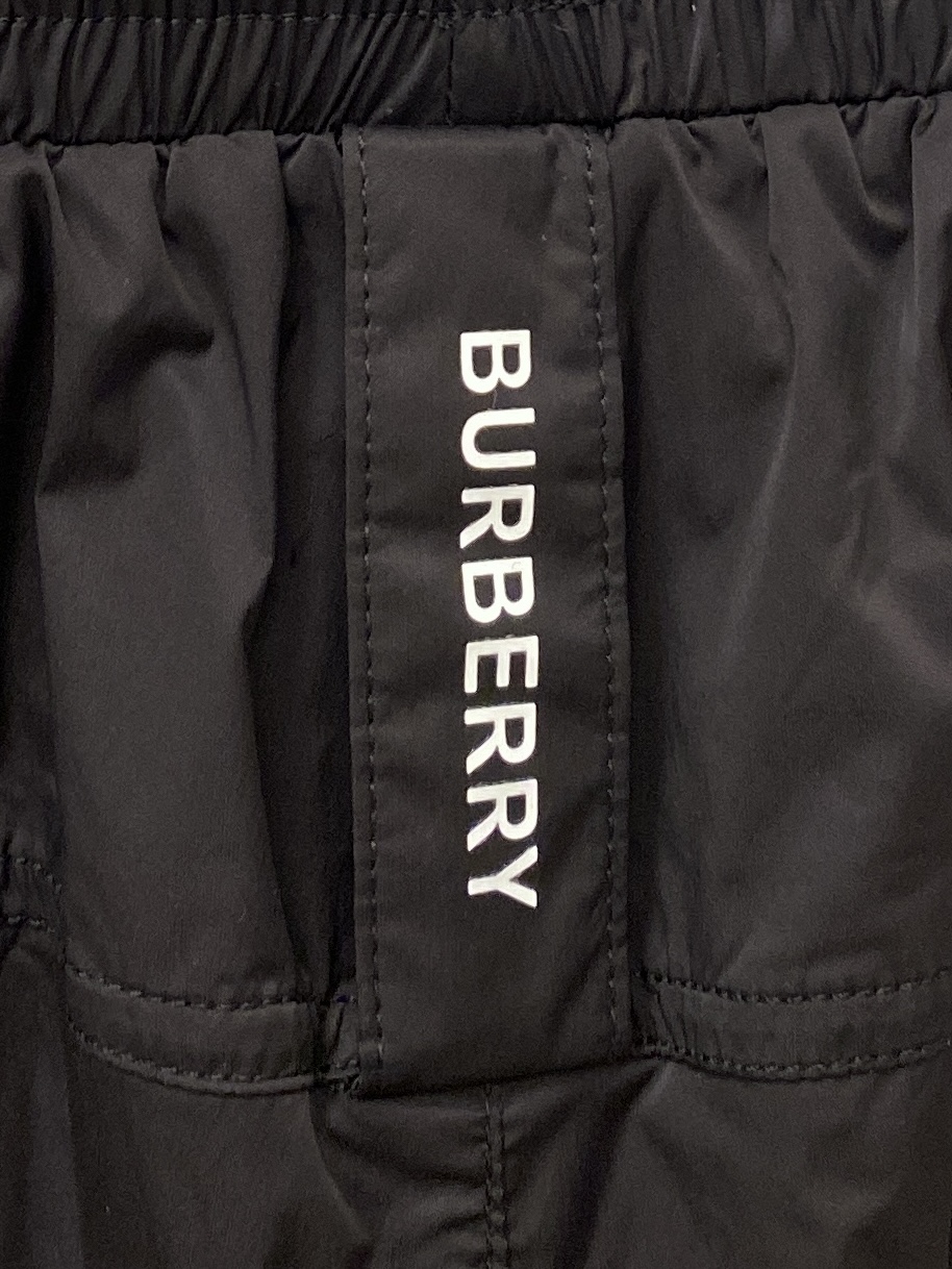 巴宝莉、2026爆款休闲短裤 高弹显瘦必爆简约百搭爆款，做工精细，每一针都看得到用心，超多明星网红最爱 