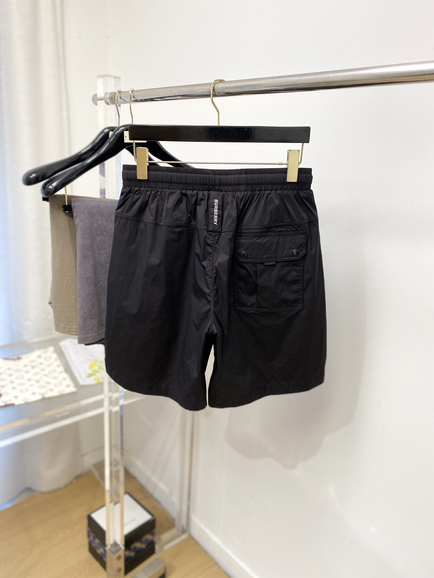 巴宝莉、2026爆款休闲短裤 高弹显瘦必爆简约百搭爆款，做工精细，每一针都看得到用心，超多明星网红最爱 