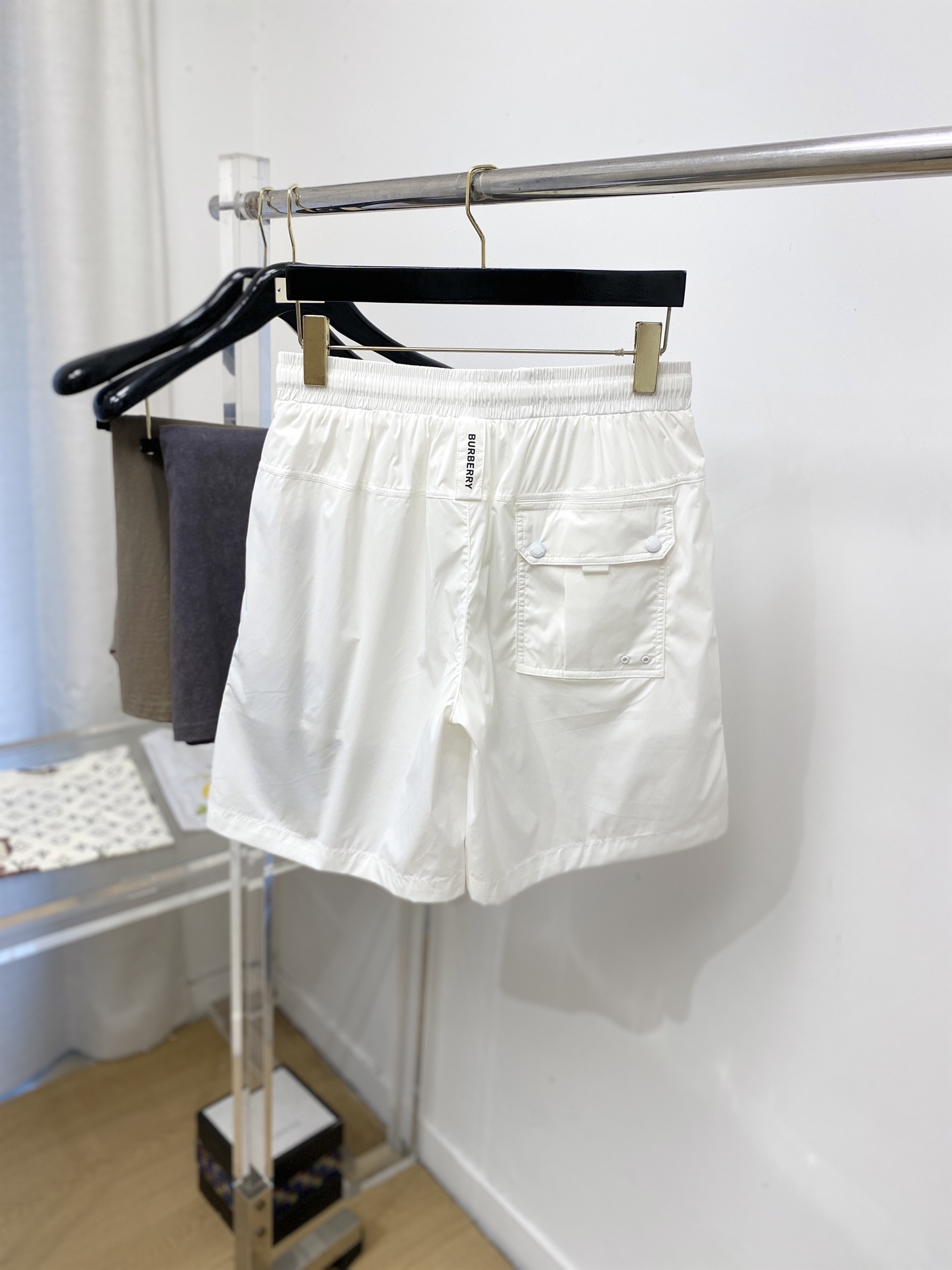 巴宝莉、2026爆款休闲短裤 高弹显瘦必爆简约百搭爆款，做工精细，每一针都看得到用心，超多明星网红最爱 