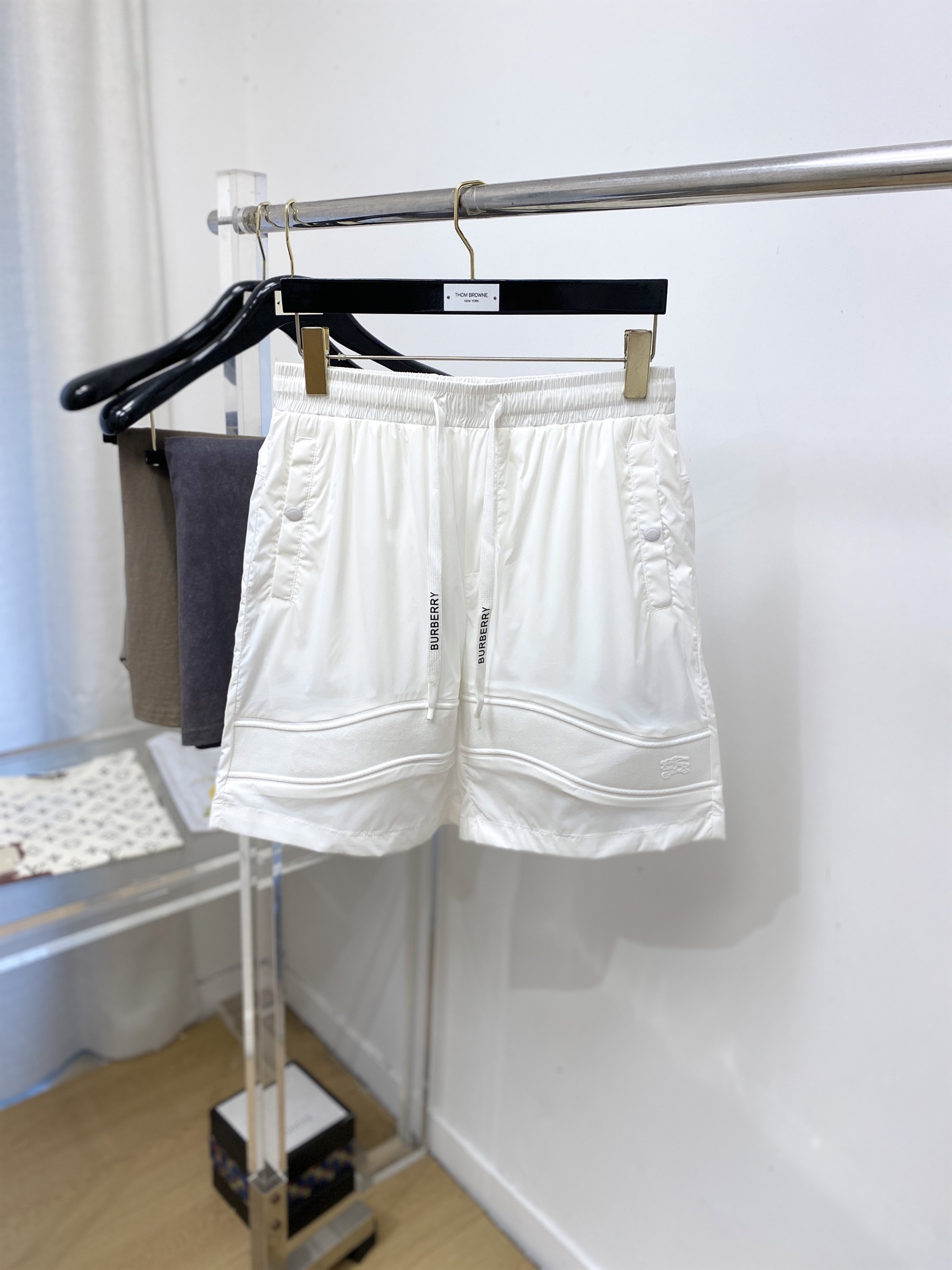 巴宝莉、2026爆款休闲短裤 高弹显瘦必爆简约百搭爆款，做工精细，每一针都看得到用心，超多明星网红最爱 