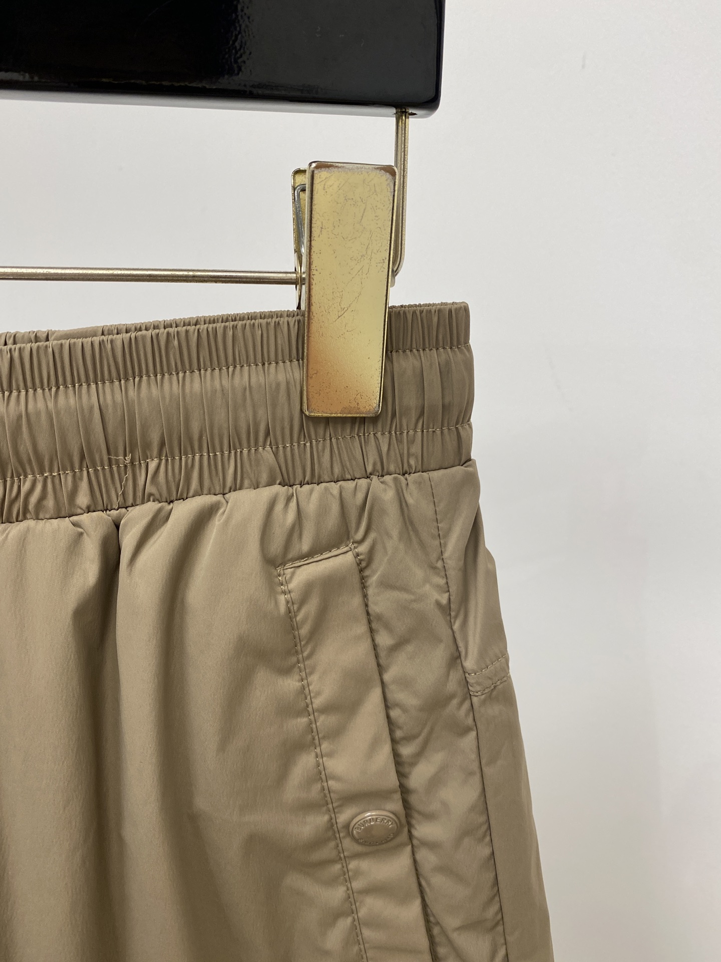 巴宝莉、2026爆款休闲短裤 高弹显瘦必爆简约百搭爆款，做工精细，每一针都看得到用心，超多明星网红最爱 