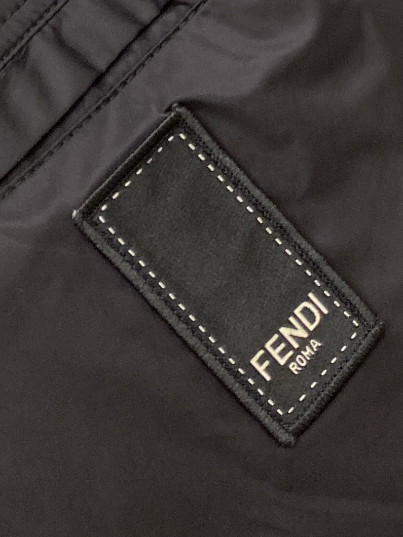 芬迪、2026爆款休闲短裤 高弹显瘦必爆简约百搭爆款，做工精细，每一针都看得到用心，超多明星网红最爱 拉