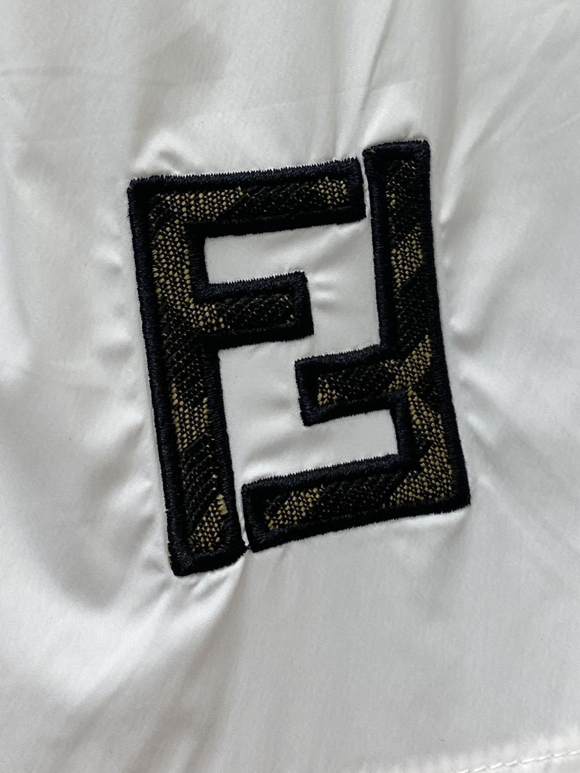 芬迪、2026爆款休闲短裤 高弹显瘦必爆简约百搭爆款，做工精细，每一针都看得到用心，超多明星网红最爱 拉