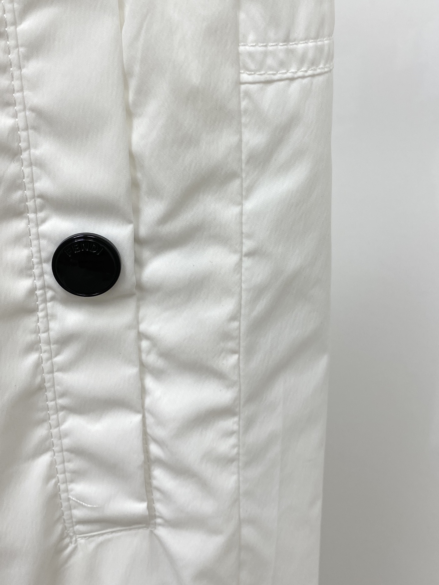 芬迪、2026爆款休闲短裤 高弹显瘦必爆简约百搭爆款，做工精细，每一针都看得到用心，超多明星网红最爱 拉