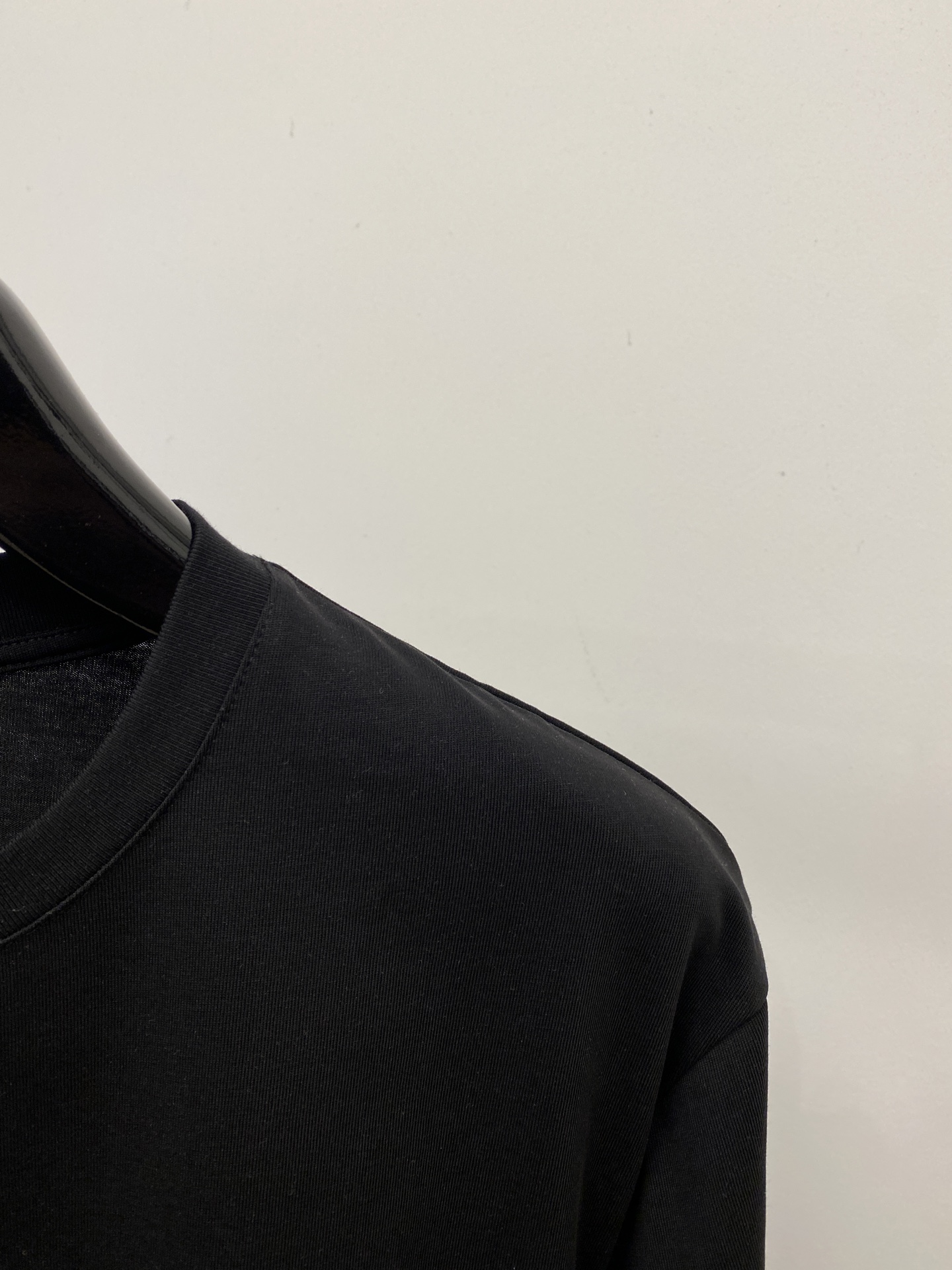 棕榈天使、2026新品短袖T恤，帅气时尚，简约百搭款。胸前顶级印花字母logo，面料棉 不仅挺括，保持潮