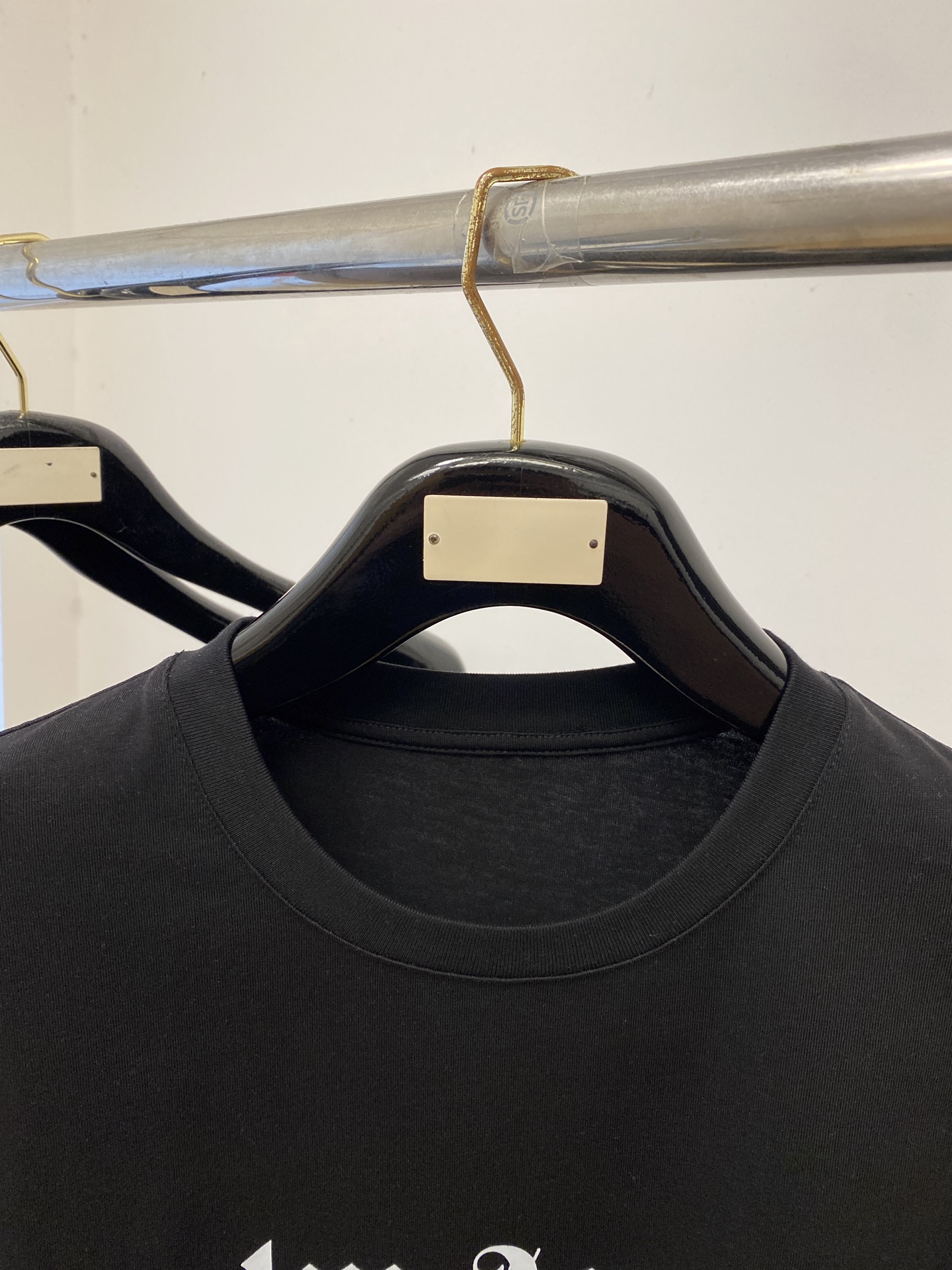 棕榈天使、2026新品短袖T恤，帅气时尚，简约百搭款。胸前顶级印花字母logo，面料棉 不仅挺括，保持潮