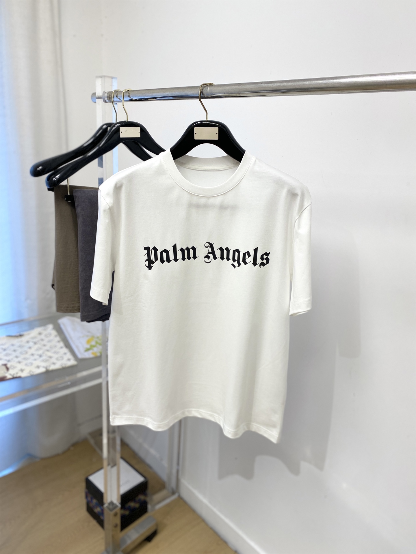 棕榈天使、2026新品短袖T恤，帅气时尚，简约百搭款。胸前顶级印花字母logo，面料棉 不仅挺括，保持潮