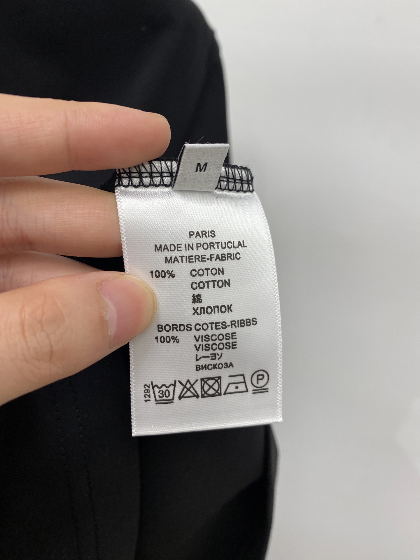 JIL SANDER 时尚潮牌、2026新品短袖T恤，帅气时尚，简约百搭款。胸前顶级印胶字母logo，面