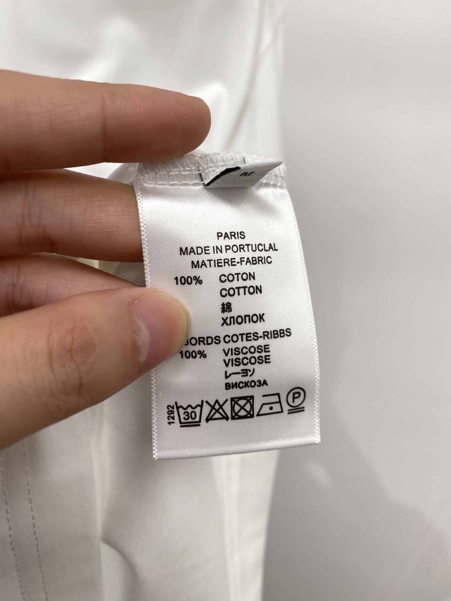 JIL SANDER 时尚潮牌、2026新品短袖T恤，帅气时尚，简约百搭款。胸前顶级印胶字母logo，面