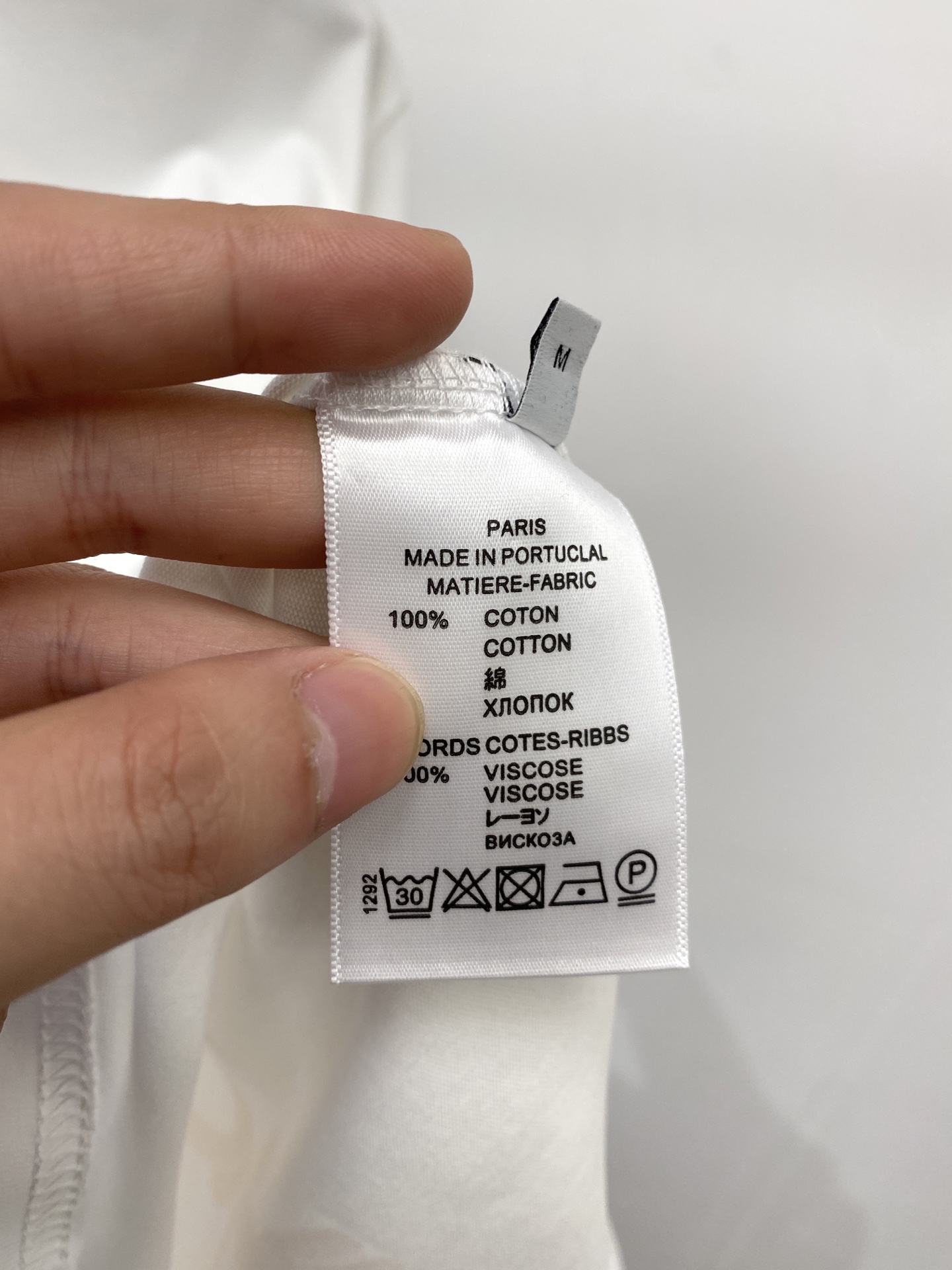 始祖鸟、2026新品短袖T恤，帅气时尚，简约百搭款。胸前顶级印胶图案logo，面料棉 不仅挺括，保持潮流