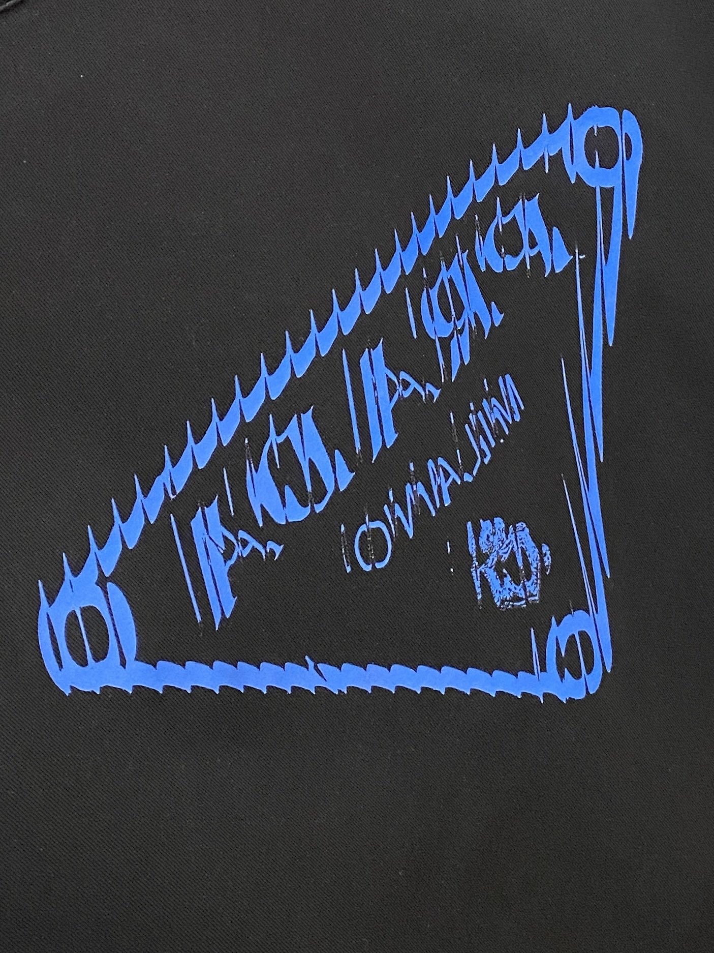 普拉达、2026新品短袖T恤，帅气时尚，简约百搭款。胸前顶级印花字母logo，面料棉 不仅挺括，保持潮流