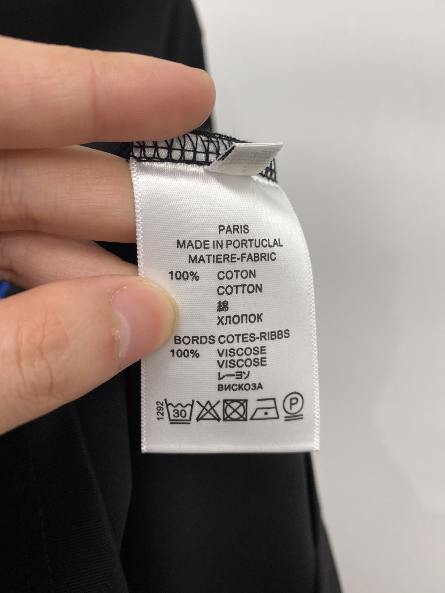 普拉达、2026新品短袖T恤，帅气时尚，简约百搭款。胸前顶级印花字母logo，面料棉 不仅挺括，保持潮流