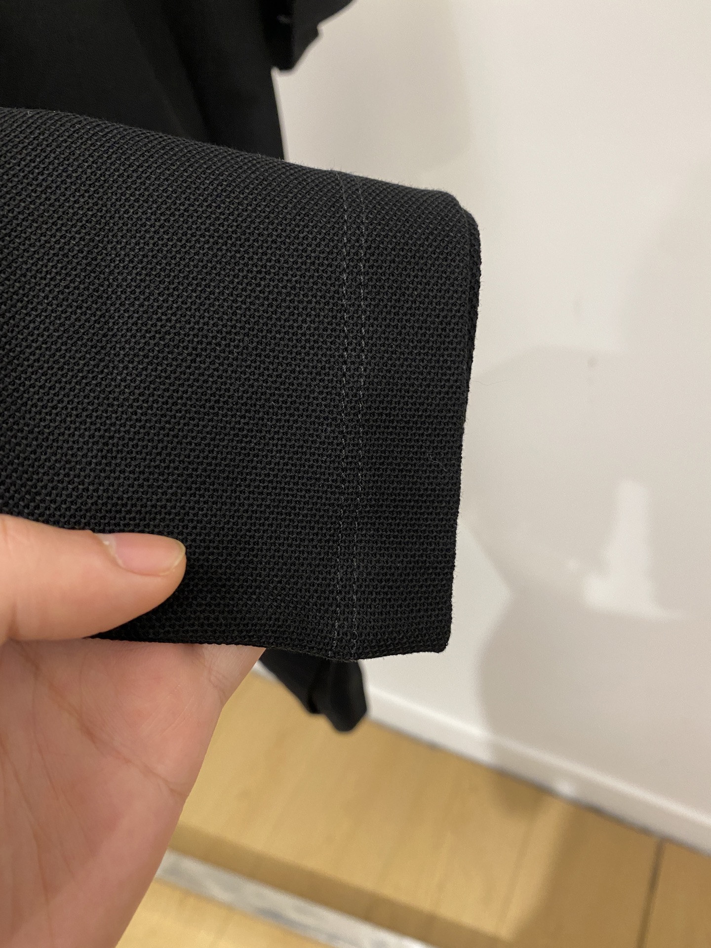 古奇、2026新品短袖T恤，帅气时尚，简约百搭款。胸前精致刺绣字母logo，面料棉 不仅挺括，保持潮流的