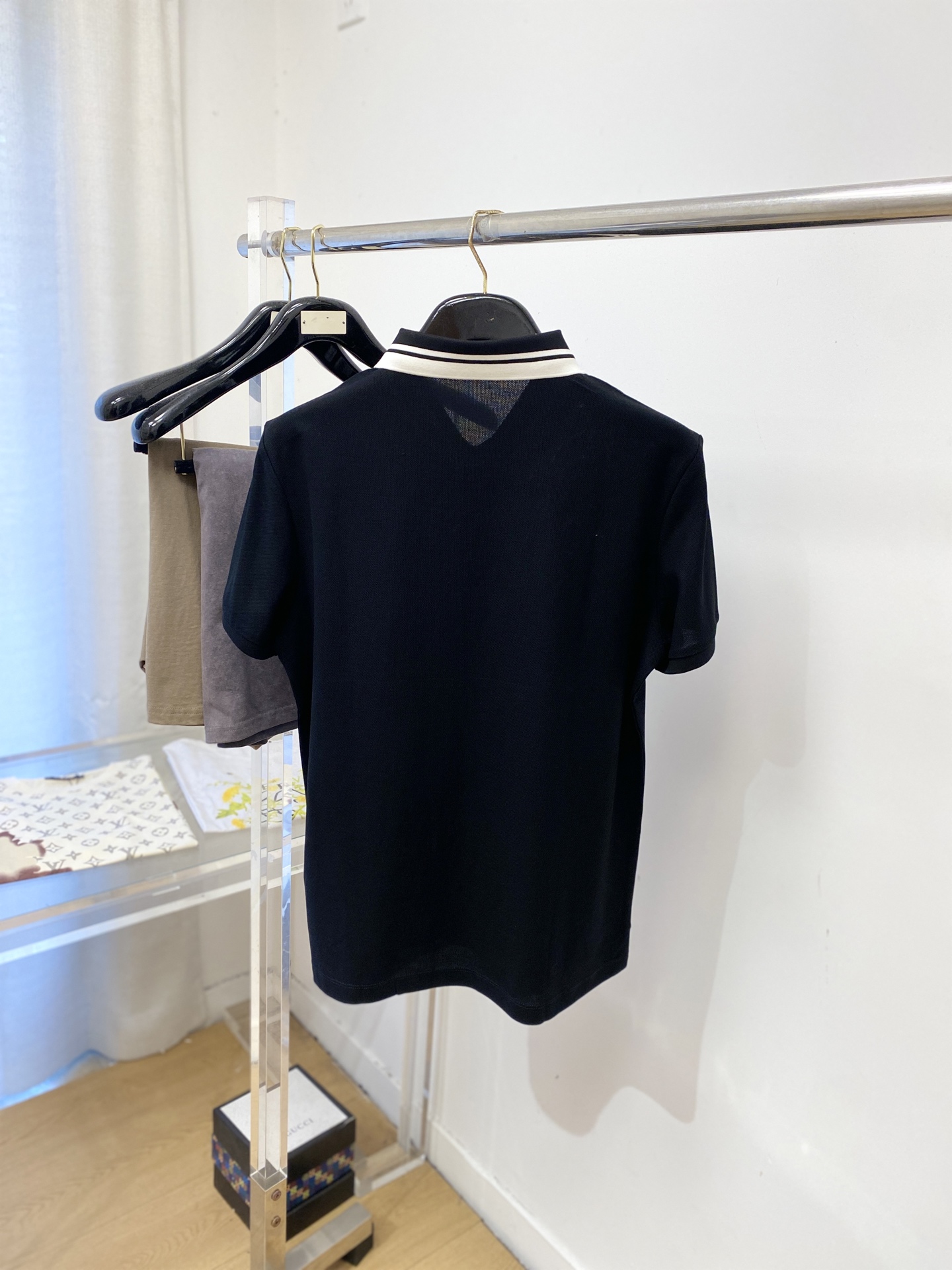 古奇、2026新品短袖T恤，帅气时尚，简约百搭款。胸前精致刺绣字母logo，面料棉 不仅挺括，保持潮流的