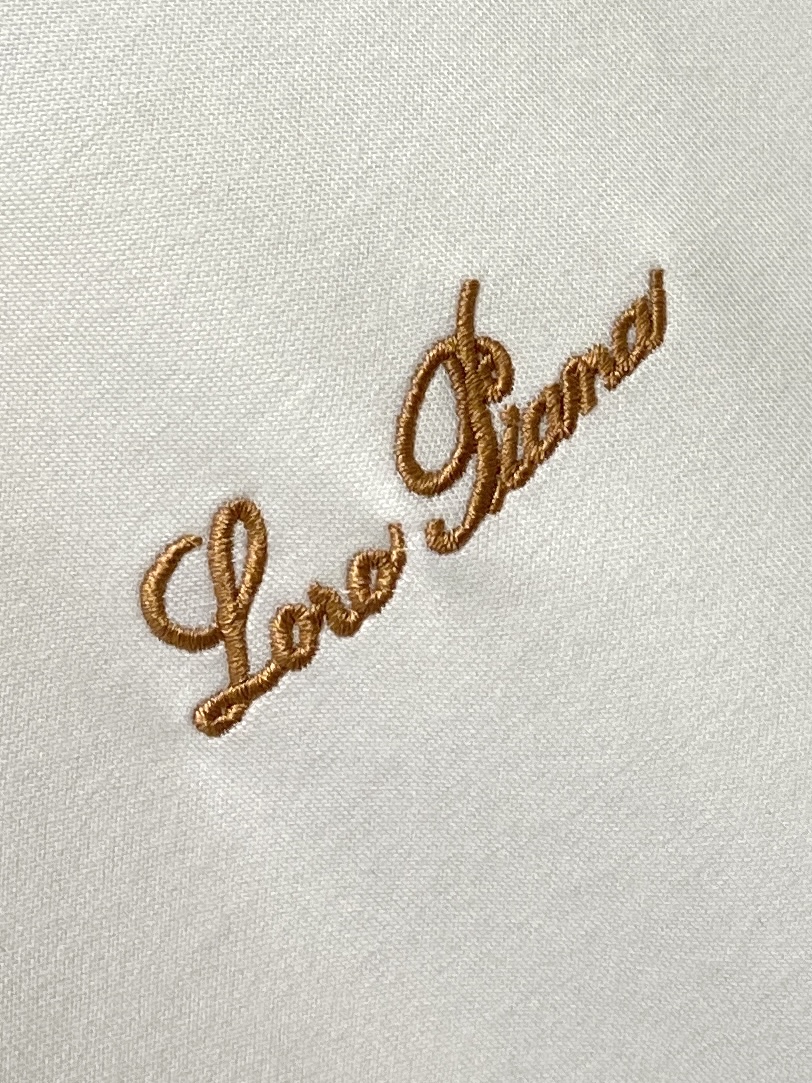 Loro Piana、2026新品短袖T恤，帅气时尚，简约百搭款。胸前精致刺绣字母Logo，面料棉 不仅