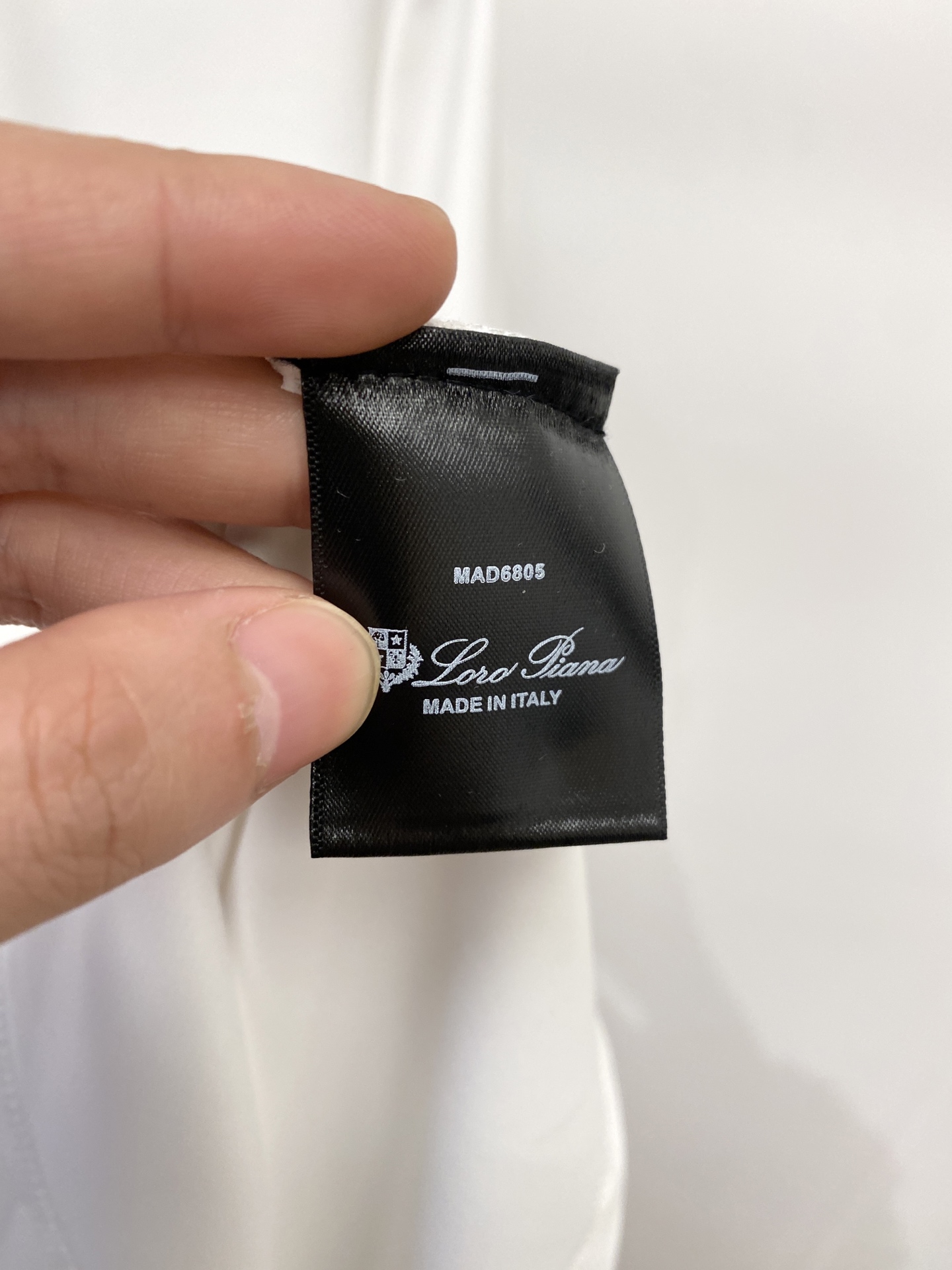 Loro Piana、2026新品短袖T恤，帅气时尚，简约百搭款。胸前精致刺绣图案字母Logo，面料棉 